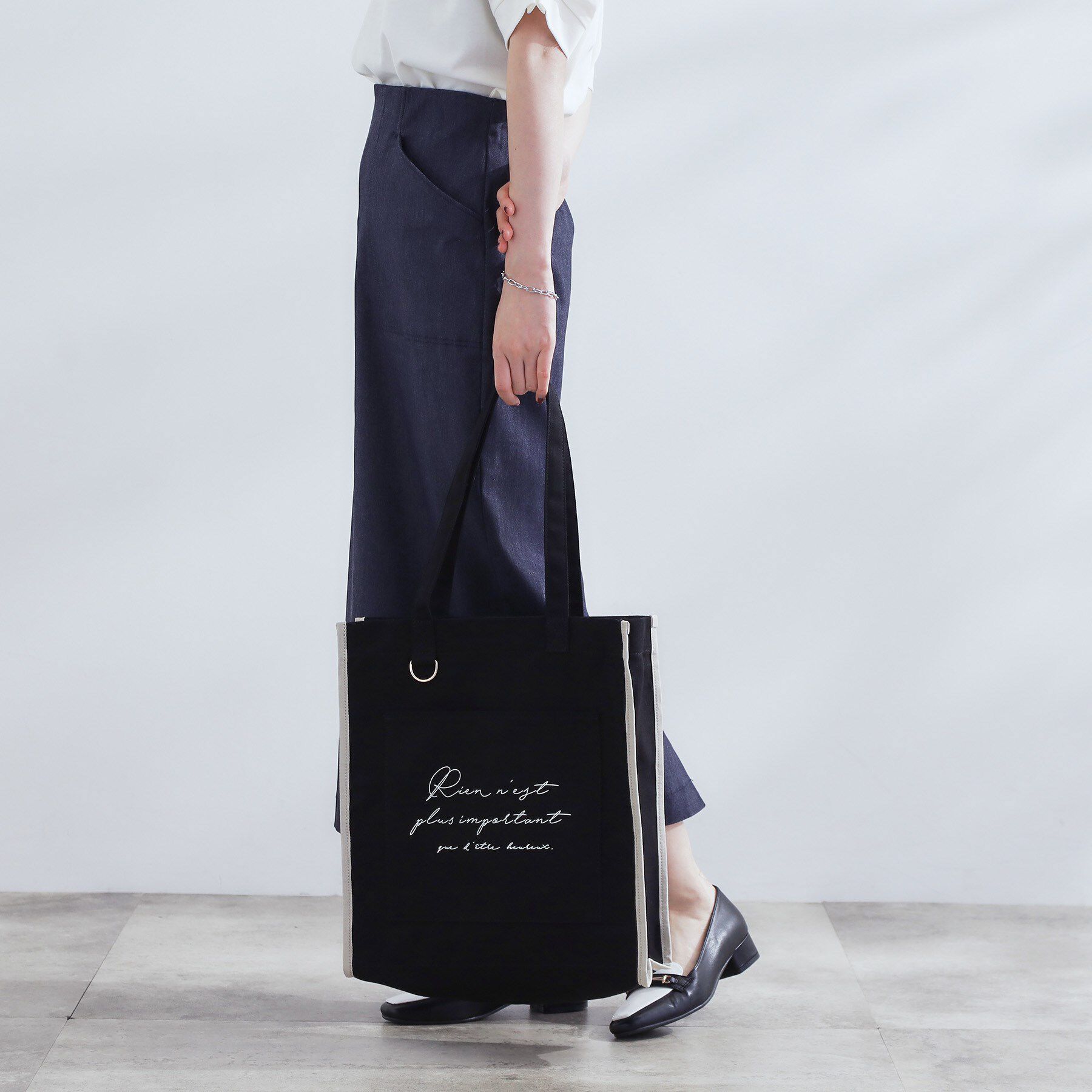 grove「【A4・多機能】パイピングロゴキャンバストート」|トートバッグ|