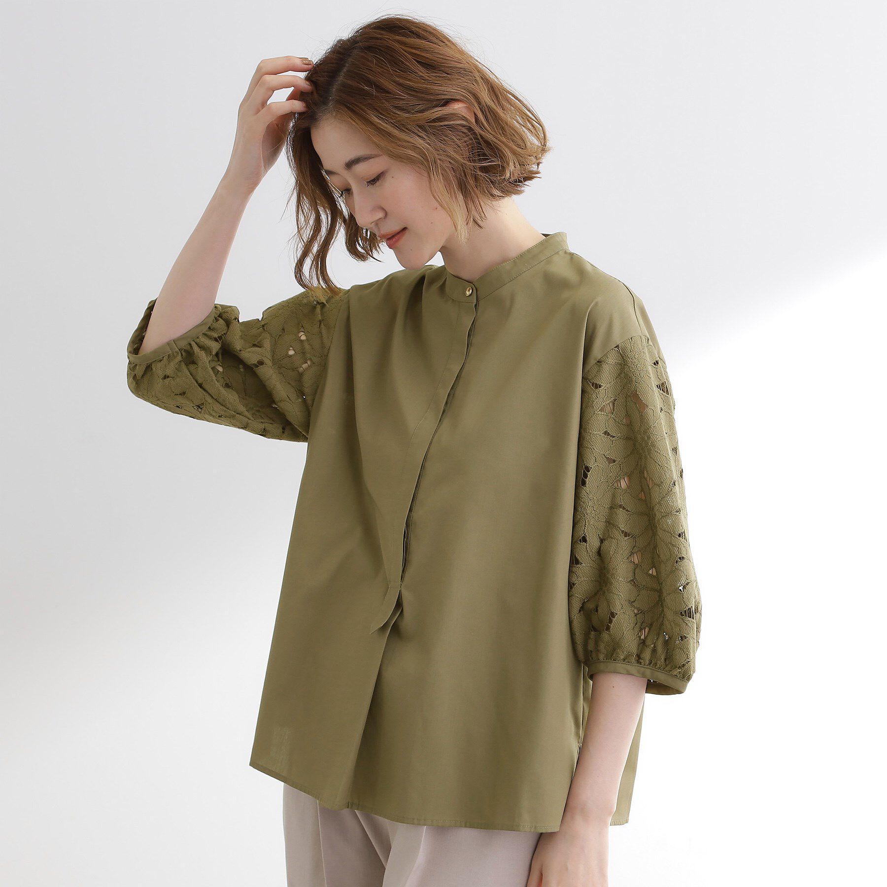 grove「【サスティナブル原料/二の腕カバー】華やか袖刺繍ブラウス」|シャツ・ブラウス|カーキ(027)