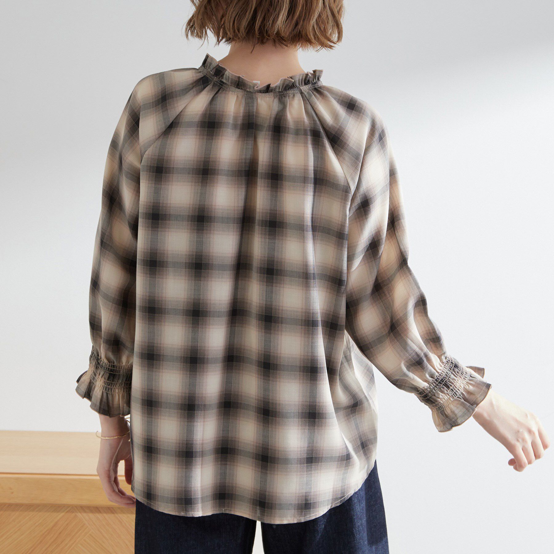 grove「衿もとすっきり一枚で映える 涼しげ秋色チェックブラウス」|シャツ・ブラウス|