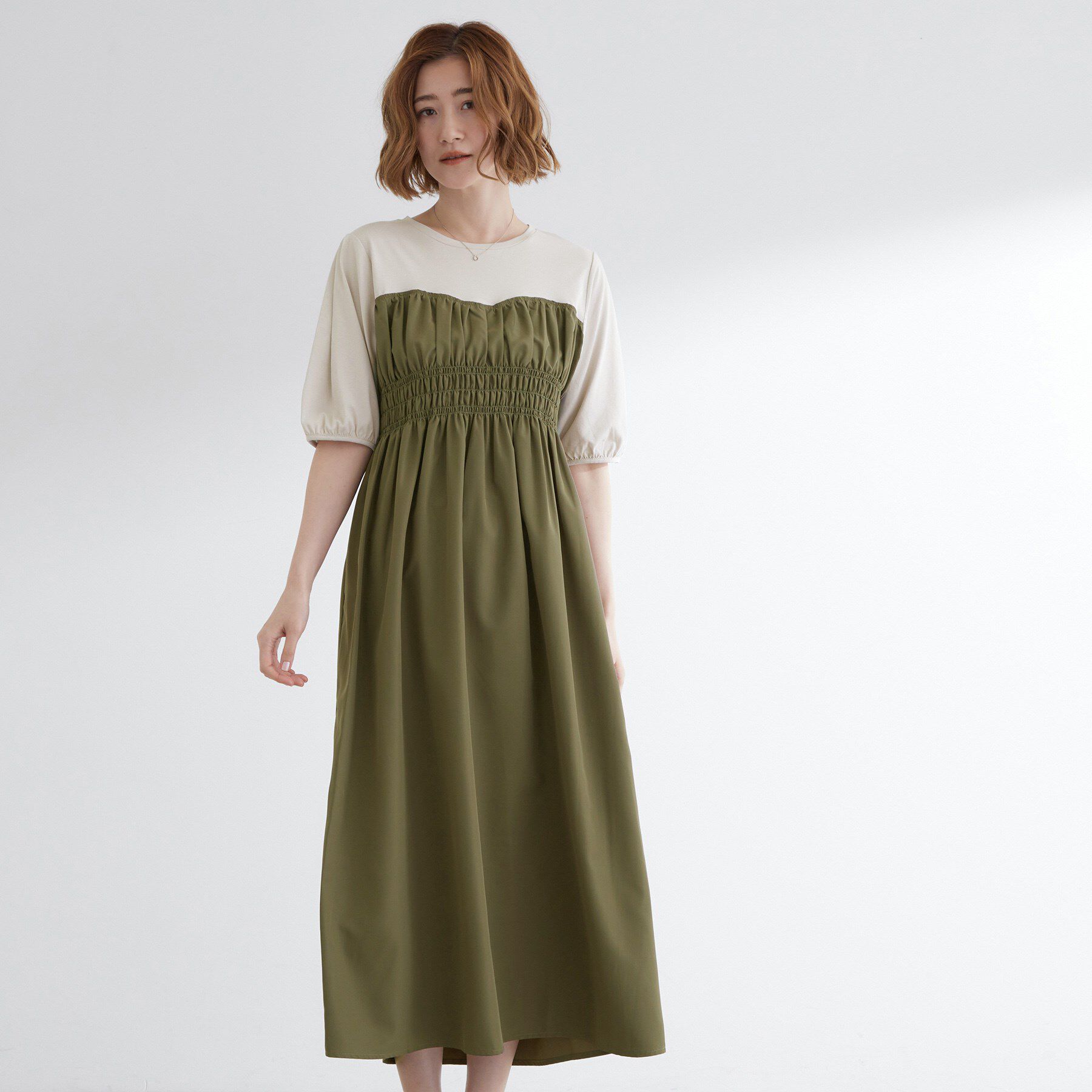 grove「【洗える/二の腕カバー】一枚で映える！ビスチェドッキングワンピース」|ワンピース|グレージュ&times;カーキ(