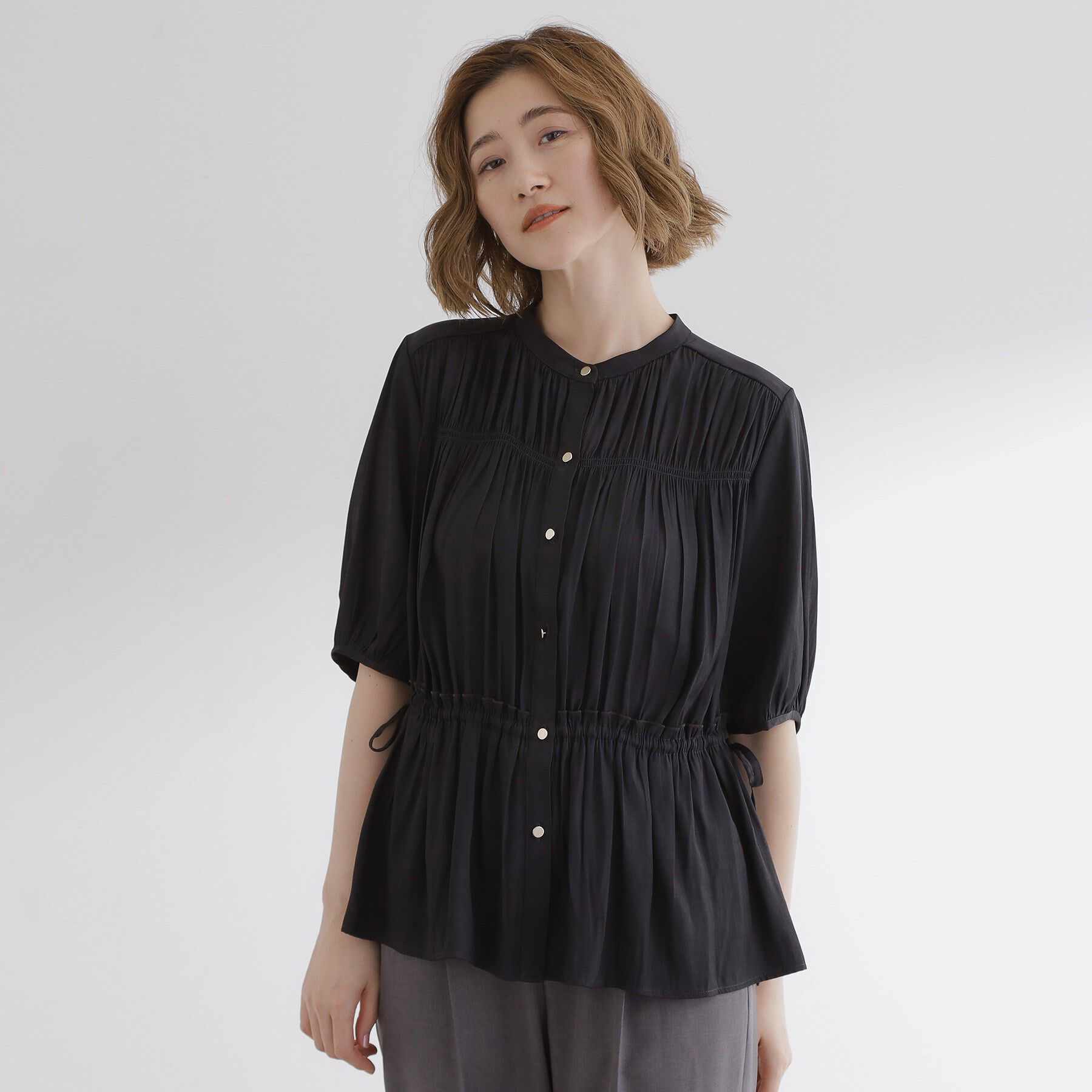 grove「【二の腕/体型カバー】メリハリシルエットが叶うシャーリングブラウス」|シャツ・ブラウス|