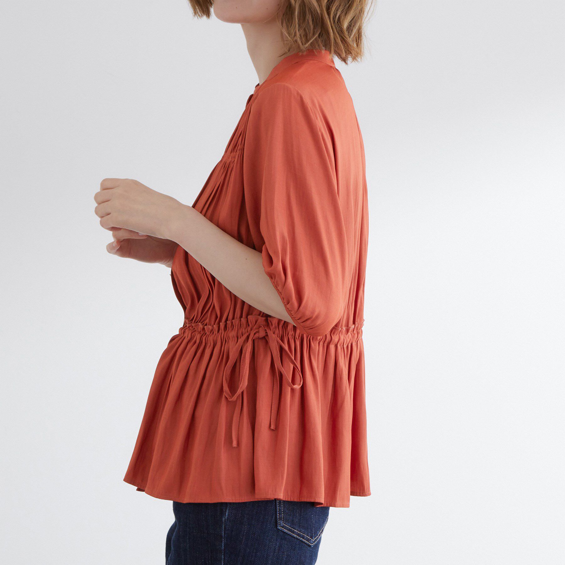 grove「【二の腕/体型カバー】メリハリシルエットが叶うシャーリングブラウス」|シャツ・ブラウス|