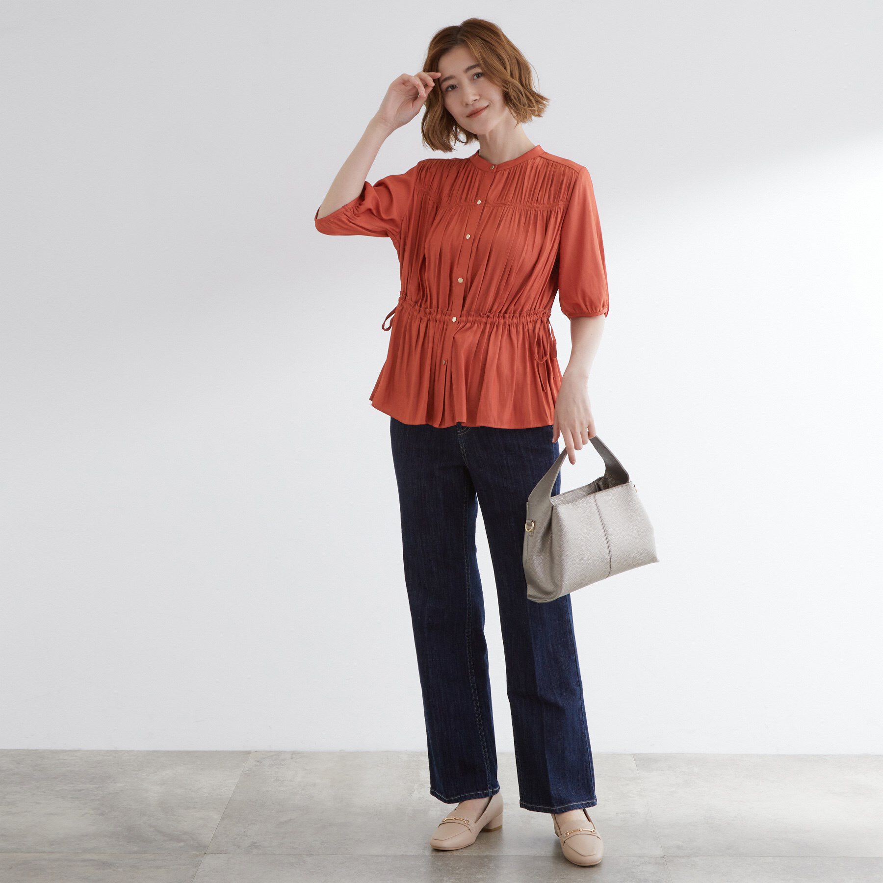 grove「【二の腕/体型カバー】メリハリシルエットが叶うシャーリングブラウス」|シャツ・ブラウス|