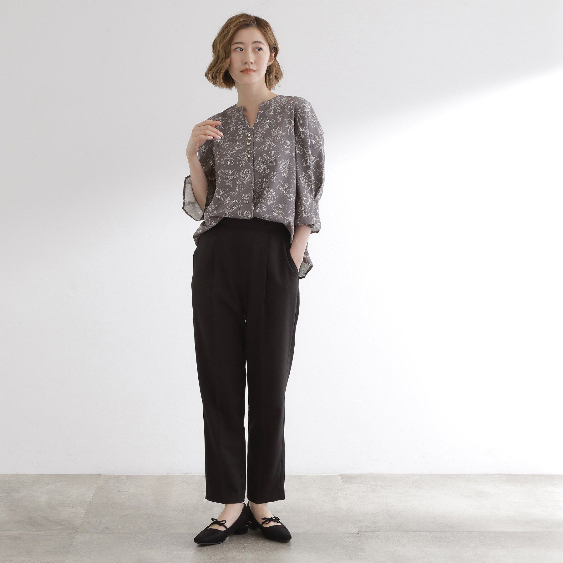 grove「【洗える/お仕事】美しさが続く袖タックブラウス」|シャツ・ブラウス|