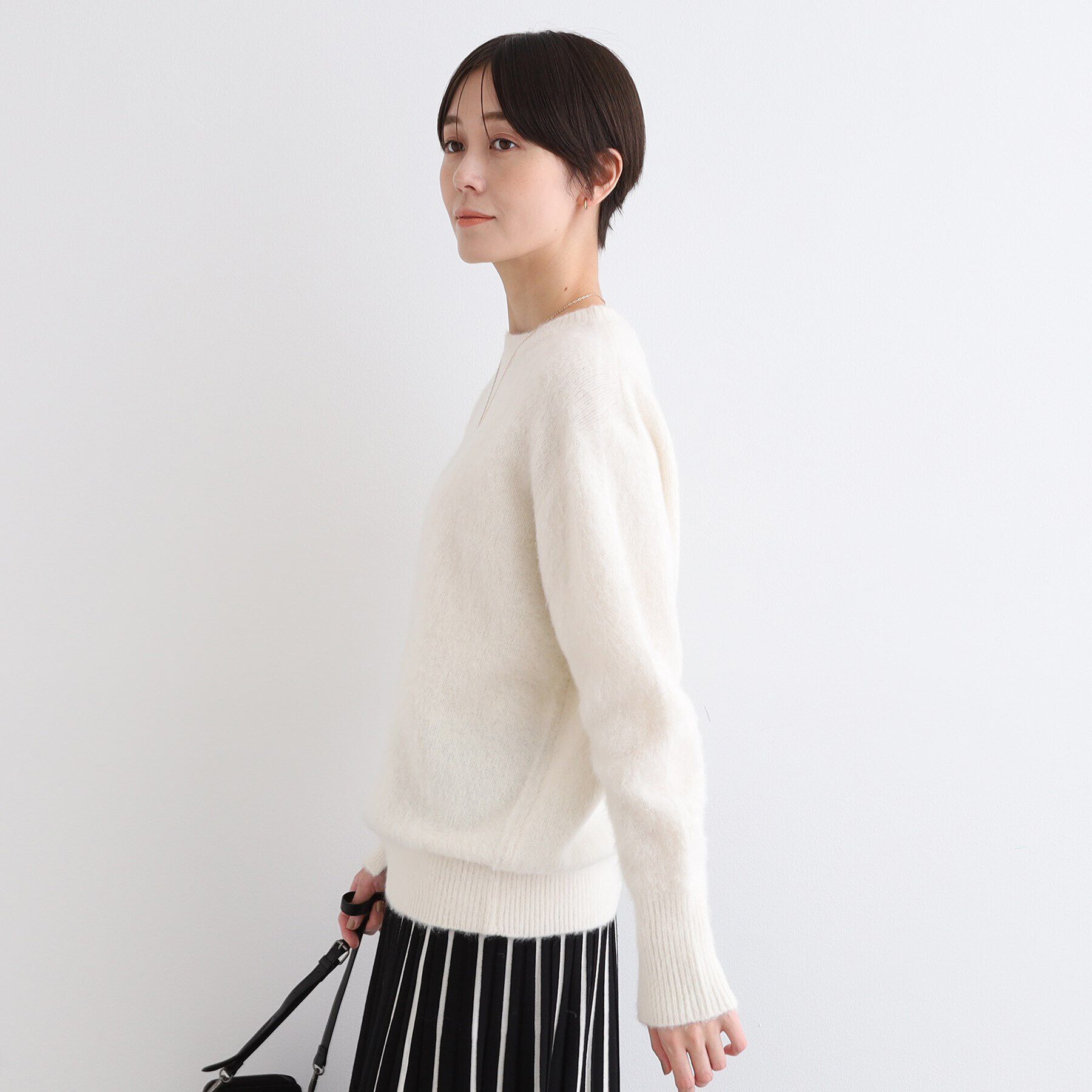 INDIVI「【フォックス混】ラウンドネックヘアリーニット」|ニット・セーター|