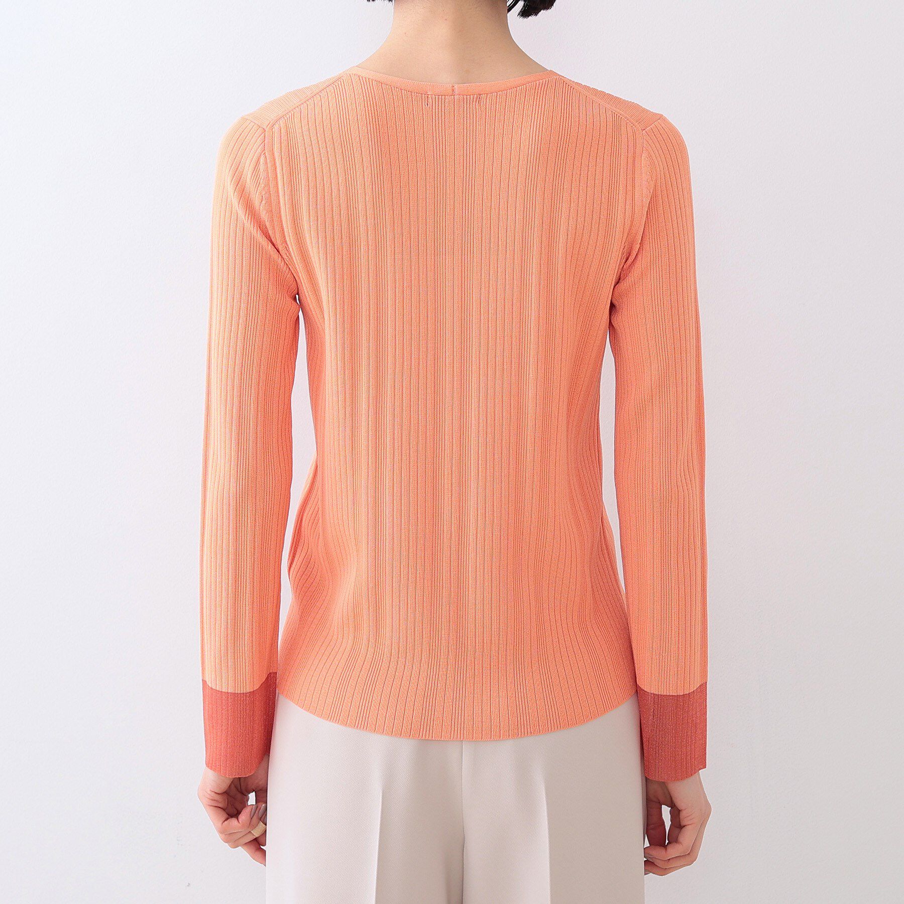 INDIVI「【洗える／袖口シアー】コンパクトVネックニット」|ニット・セーター|