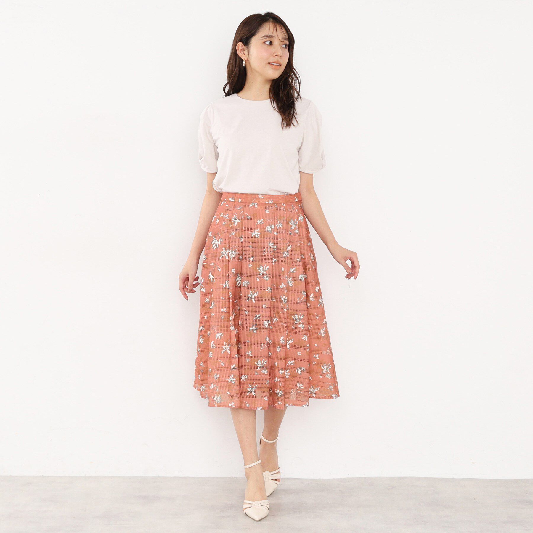 index「フラワータックフレアスカート【洗濯機洗い可/防シワ】」|スカート|