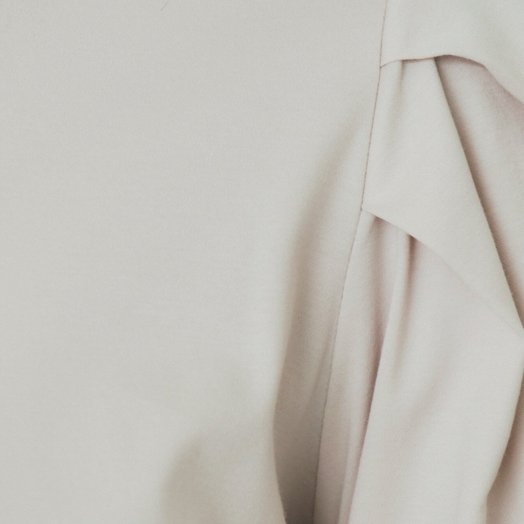 index「《5色展開》Vネックタックパフスリーブトップス【洗濯機洗い可/UVケア/接触冷感】」|Tシャツ・カットソー|