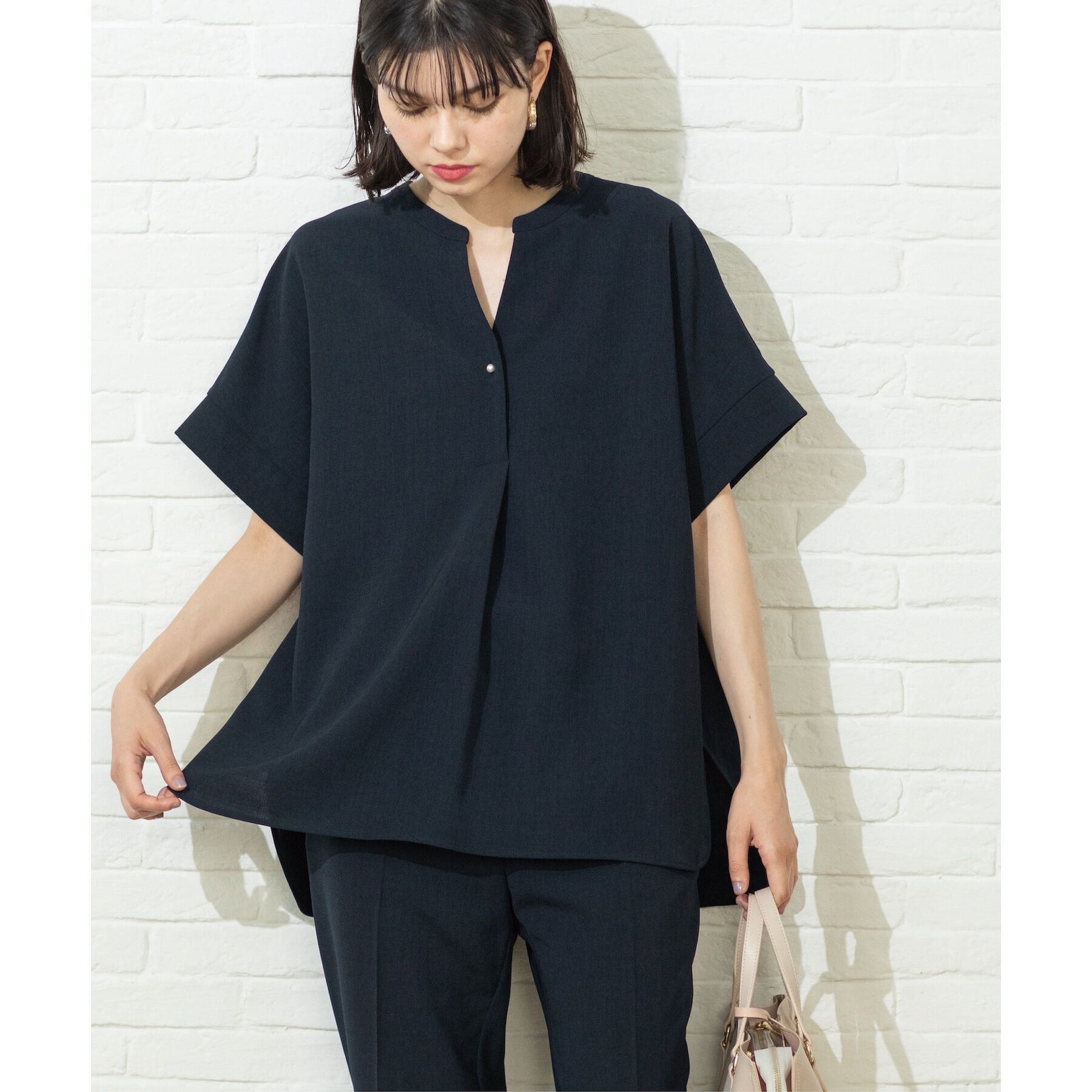OPAQUE.CLIP「《SS-LLsize≫パール調ボタンスキッパーブラウス/セットアップ対応【防シワ/ストレッチ/抗ピル」|シャツ・ブラウス|ネイビー(094)