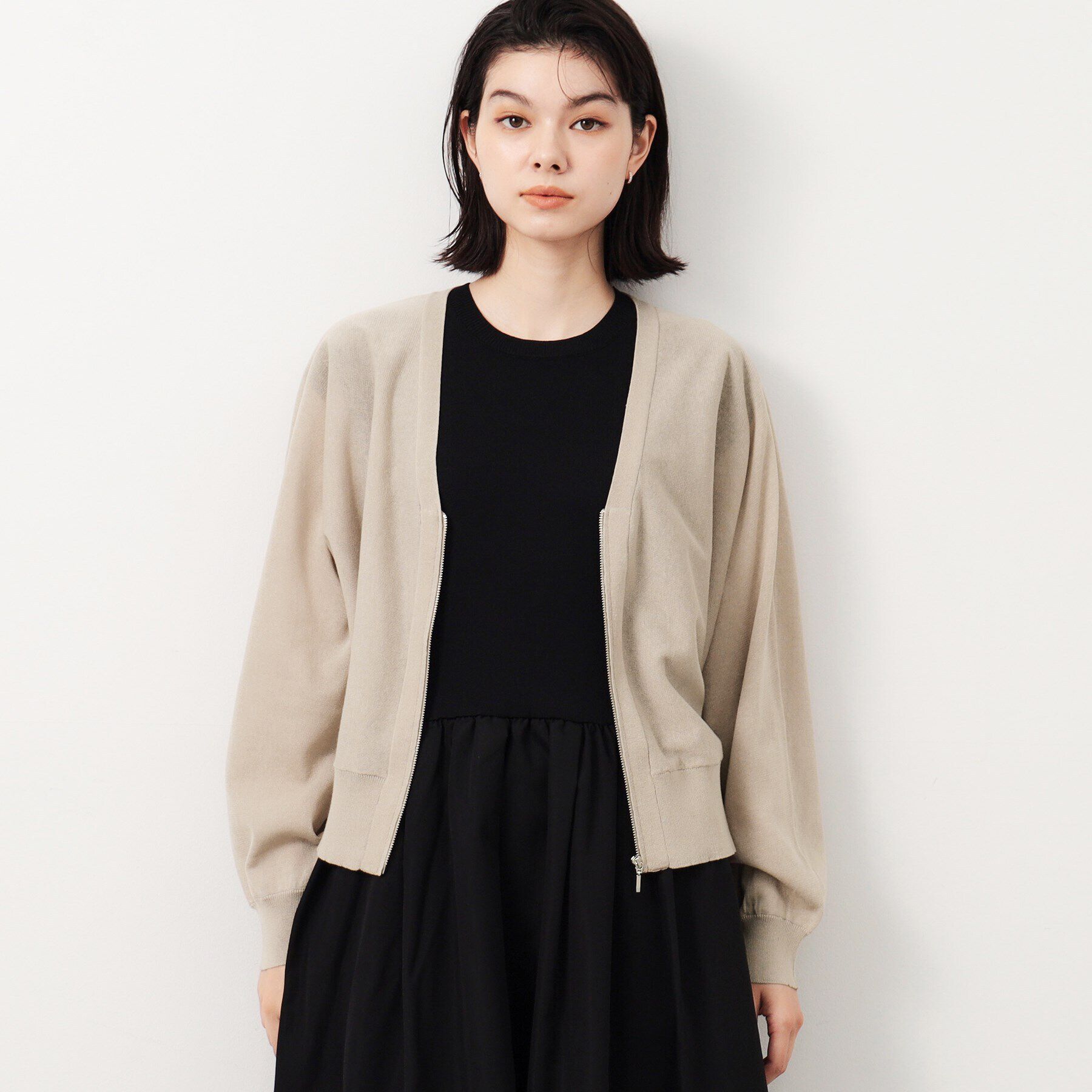 OPAQUE.CLIP「UV VネックZIPドルマンニットカーディガン【洗濯機洗い可/抗ピル】」|カーディガン|ライトベージュ(05