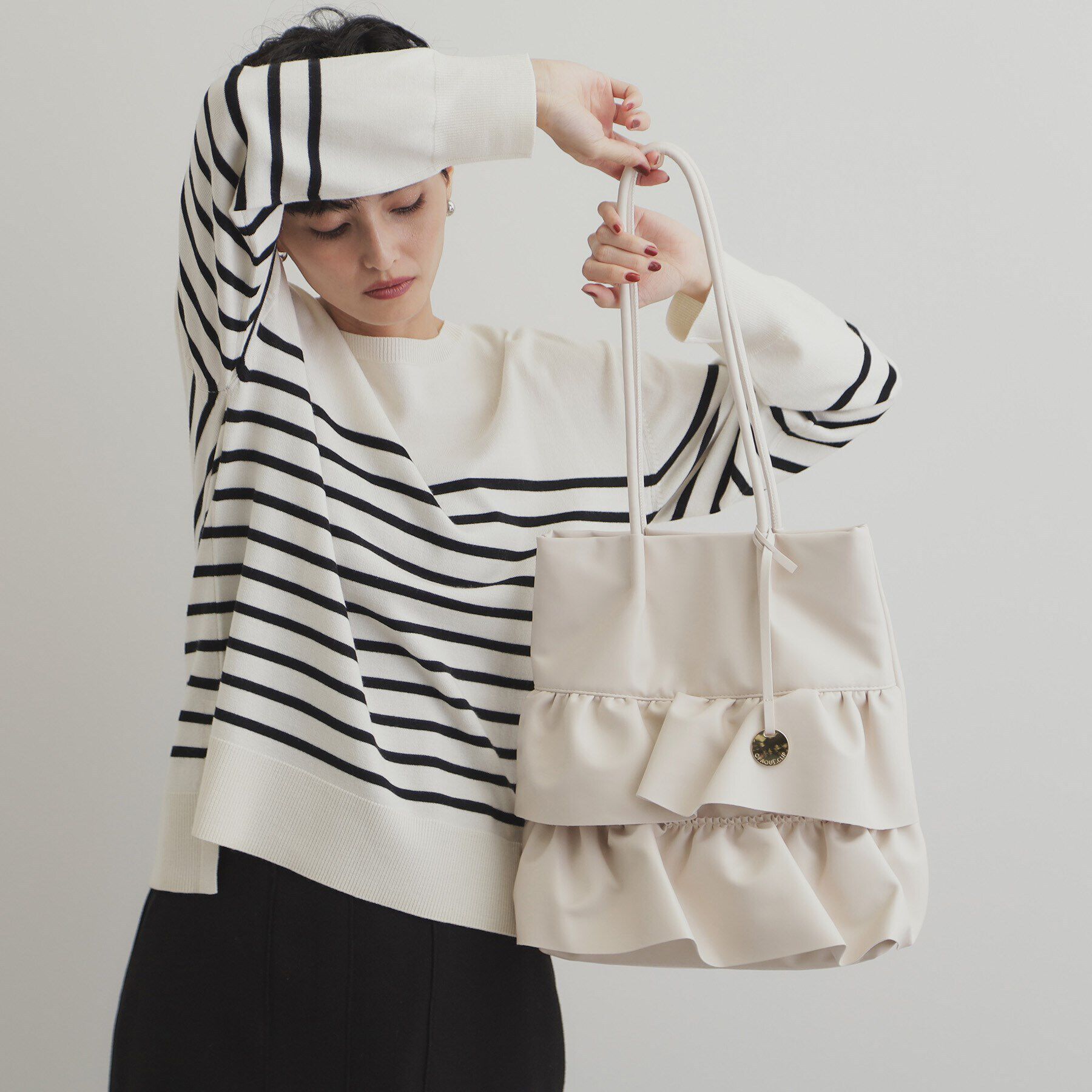 OPAQUE.CLIP「【A4サイズ対応】合皮ティアードフリルトートバッグ」|トートバッグ|