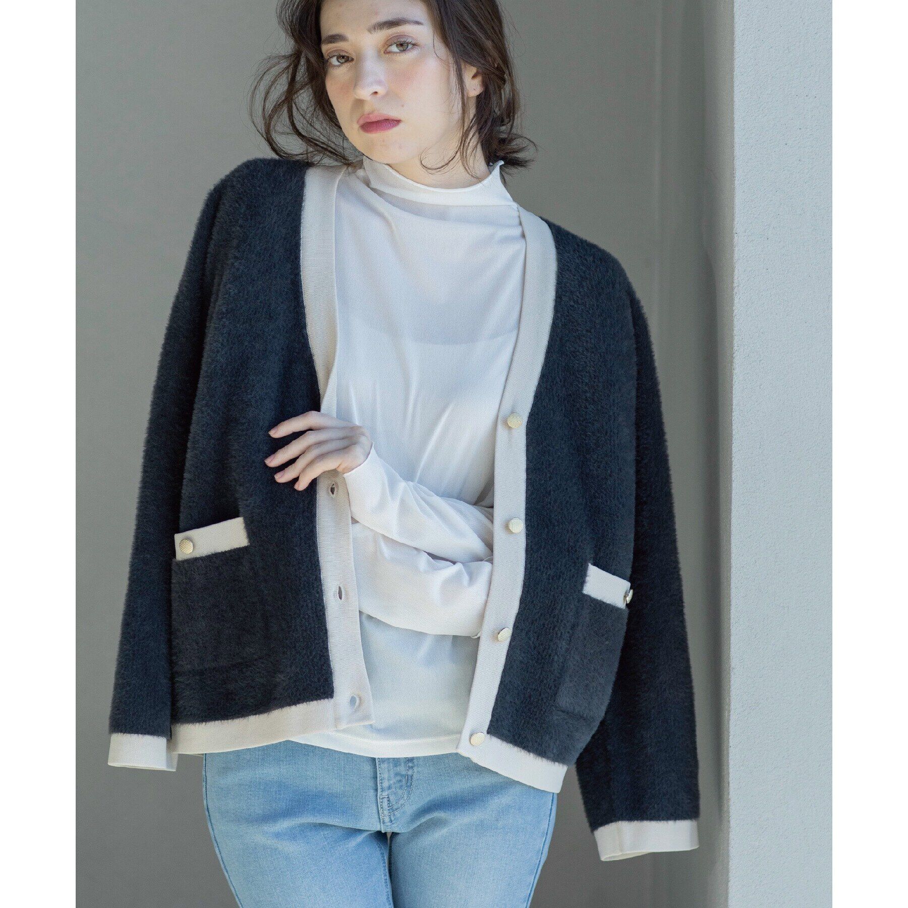 OPAQUE.CLIP「フェザーヤーン配色Vネックカーディガン【洗濯機洗い可】」|カーディガン|チャコールグレー(5