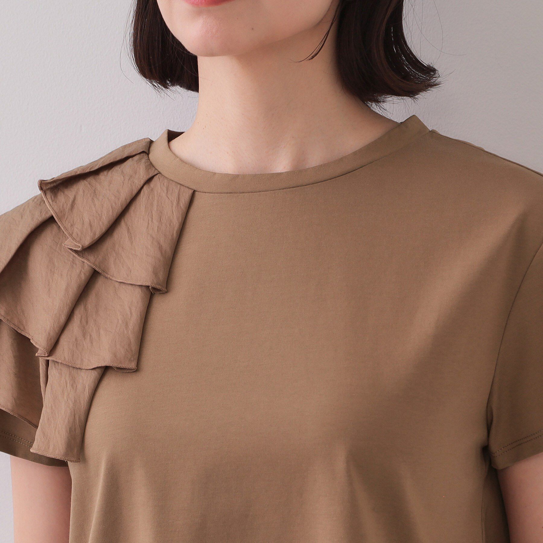 OPAQUE.CLIP「ショルダーフリルドッキングカットソー【UV/接触冷感/洗濯機洗い可】」|Tシャツ・カットソー|