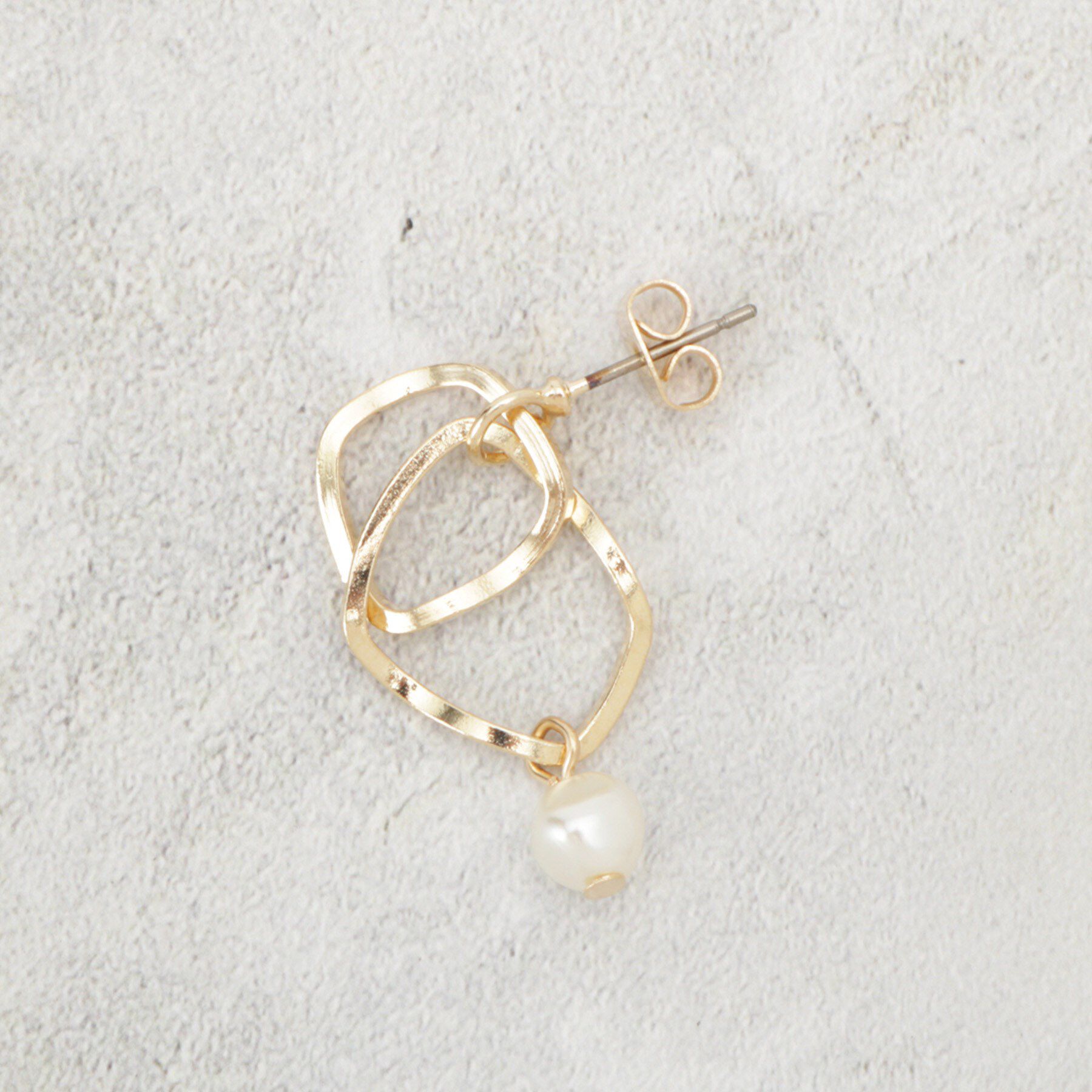 OPAQUE.CLIP「メタル&times;フェイクパールピアス」|ピアス|