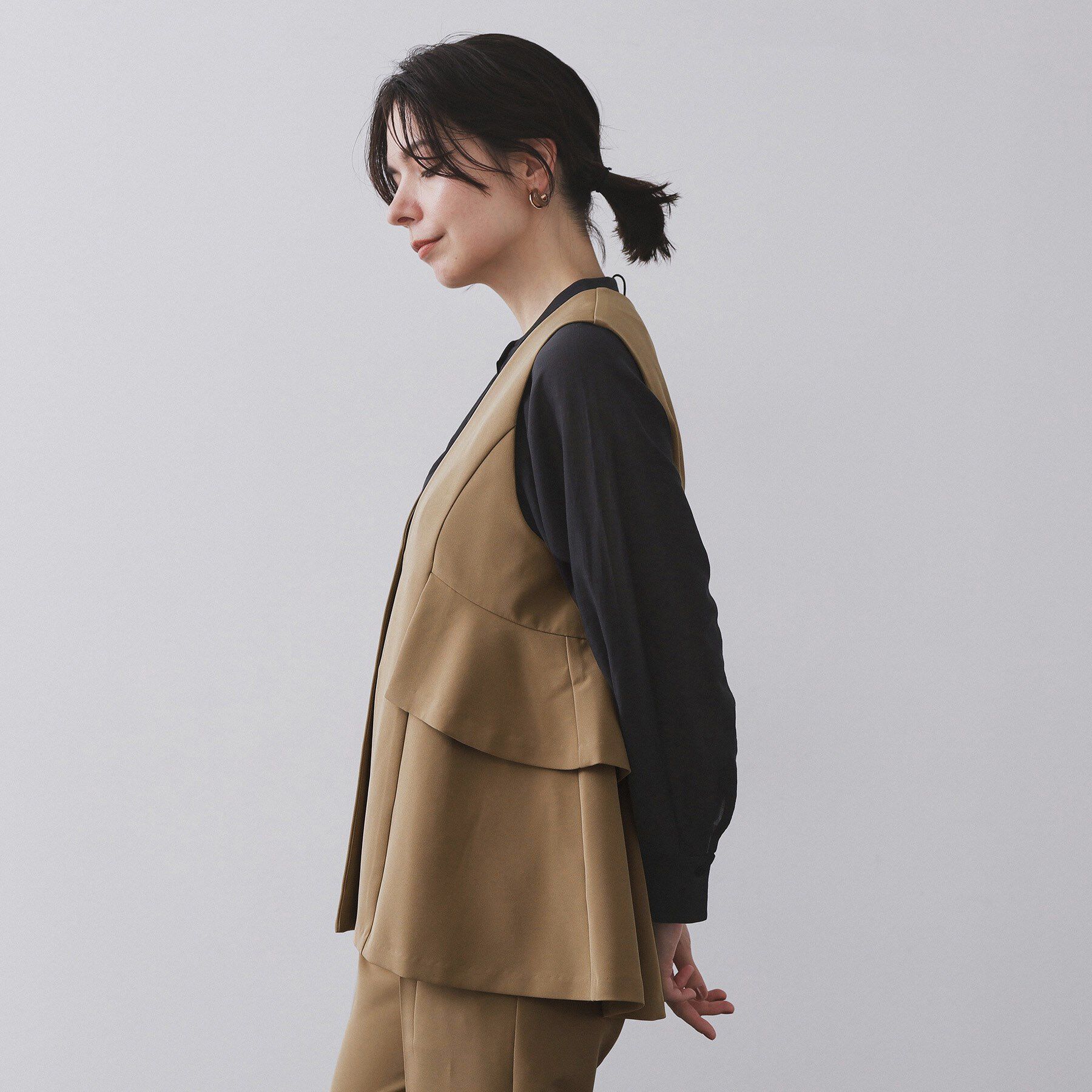 OPAQUE.CLIP「フリルペプラムジレ/セットアップ対応可【洗濯機洗い可】」|ベスト・ジレ|