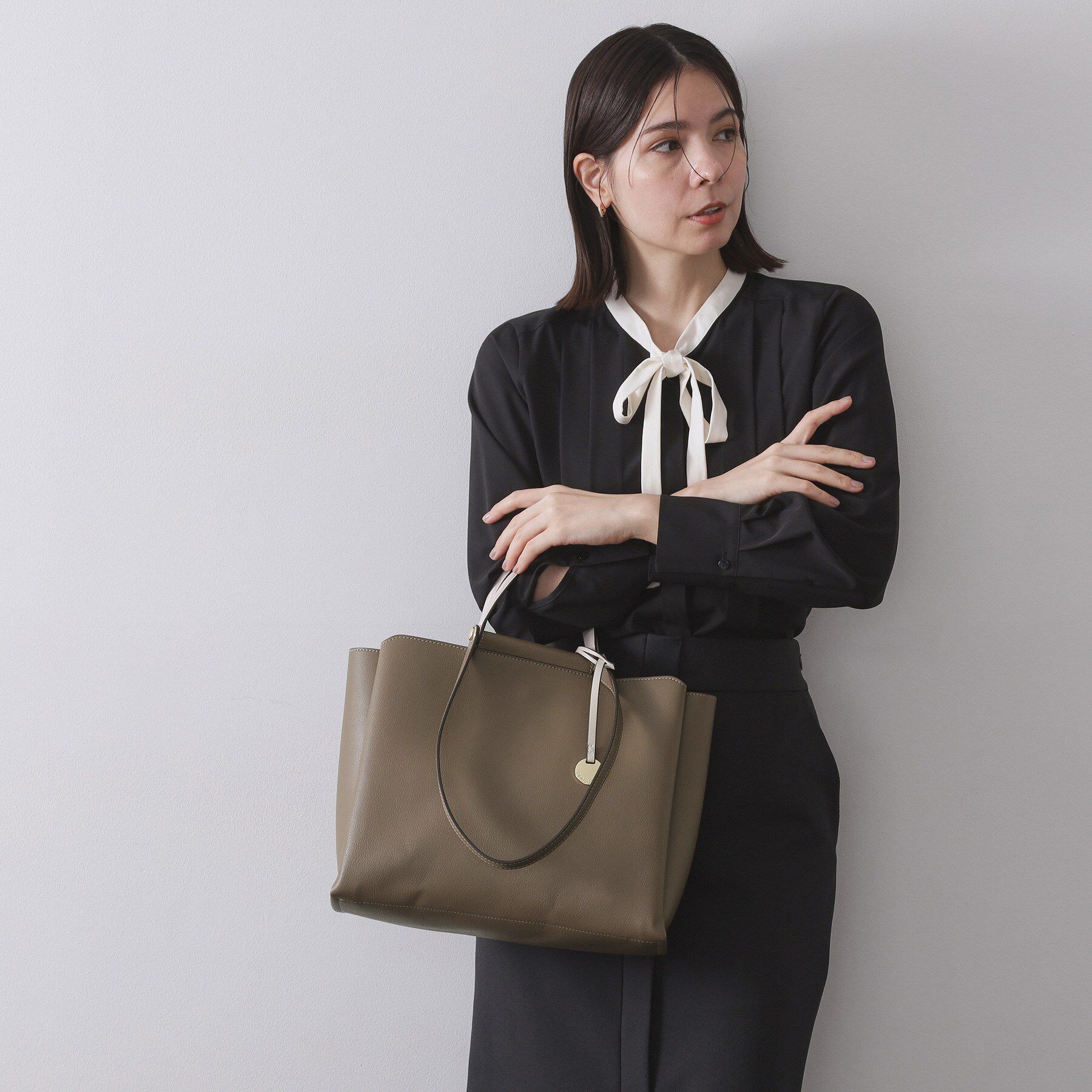 OPAQUE.CLIP「【軽量／2WAY／A4サイズ対応】3層仕様大容量合皮トートバッグ」|トートバッグ|