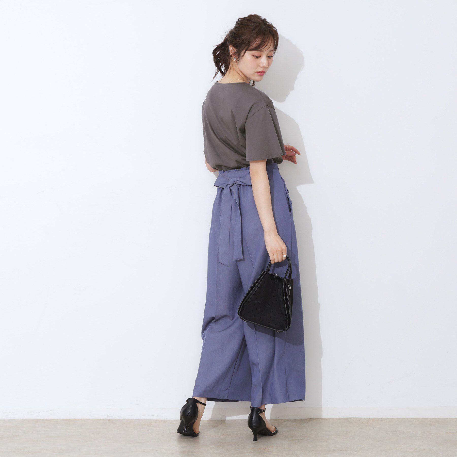 Couture broach「【マシンウォッシャブル・接触冷感・UV機能】60リボンロゴプリント フレアーT」|Tシャツ・カットソー|