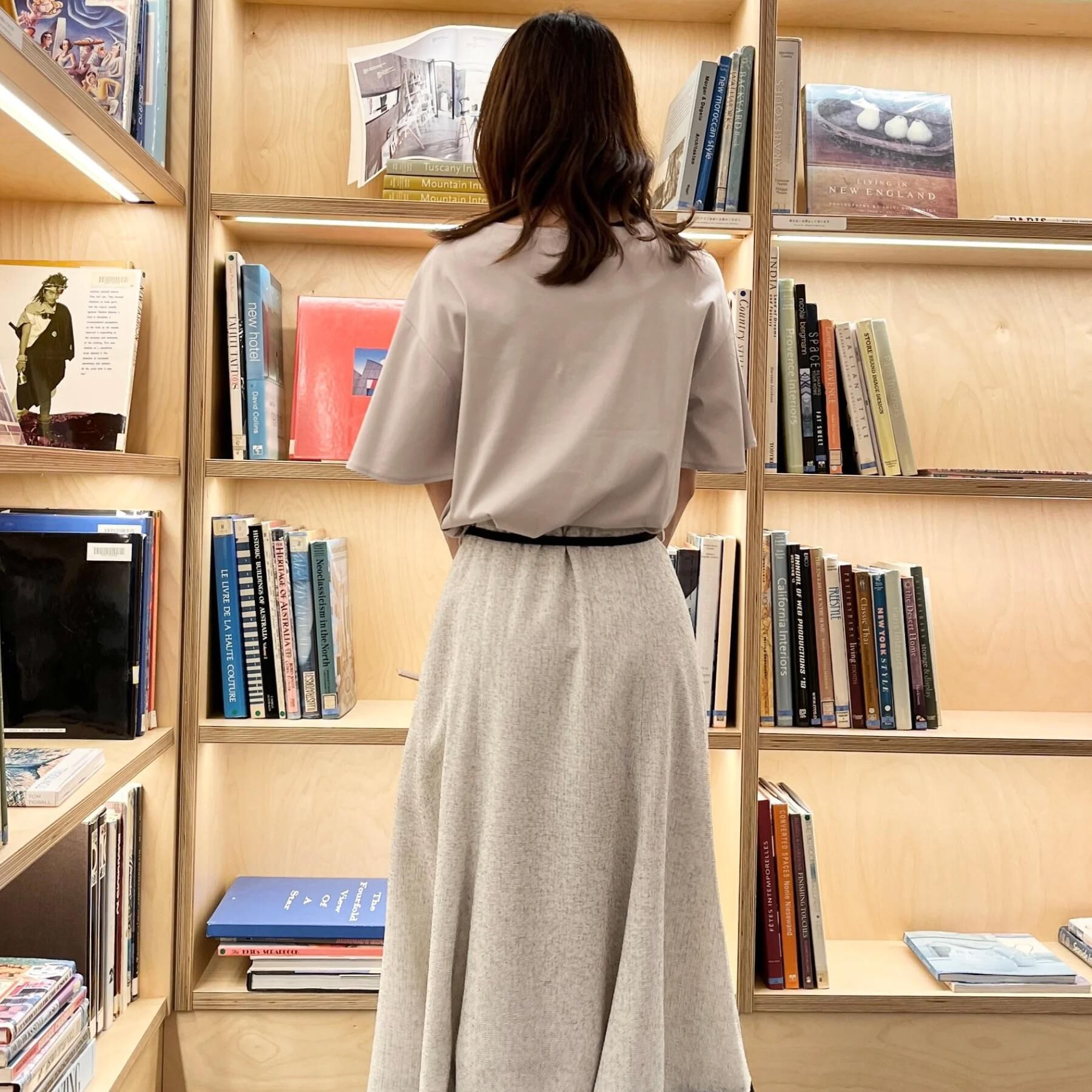 Couture broach「【マシンウォッシャブル・接触冷感・UV機能】60リボンロゴプリント フレアーT」|Tシャツ・カットソー|