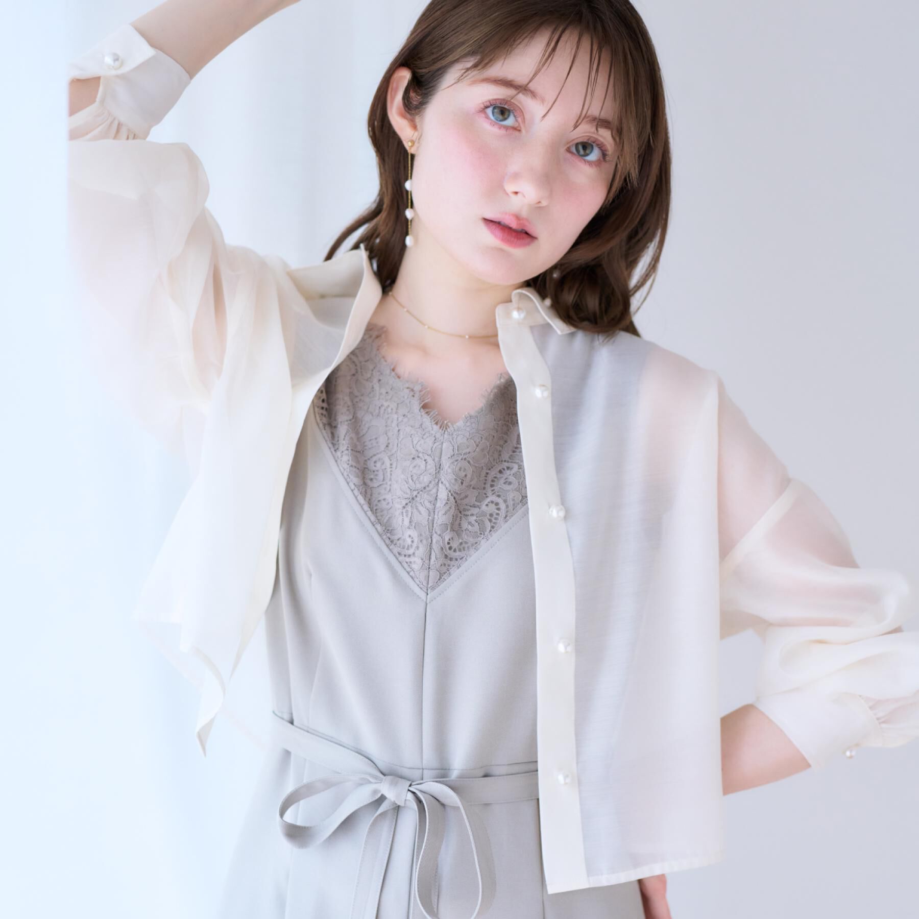 Couture broach「【洗える・オシャレな透け感】パール調ボタンシアーシャツ」|シャツ・ブラウス|アイボリー(004)
