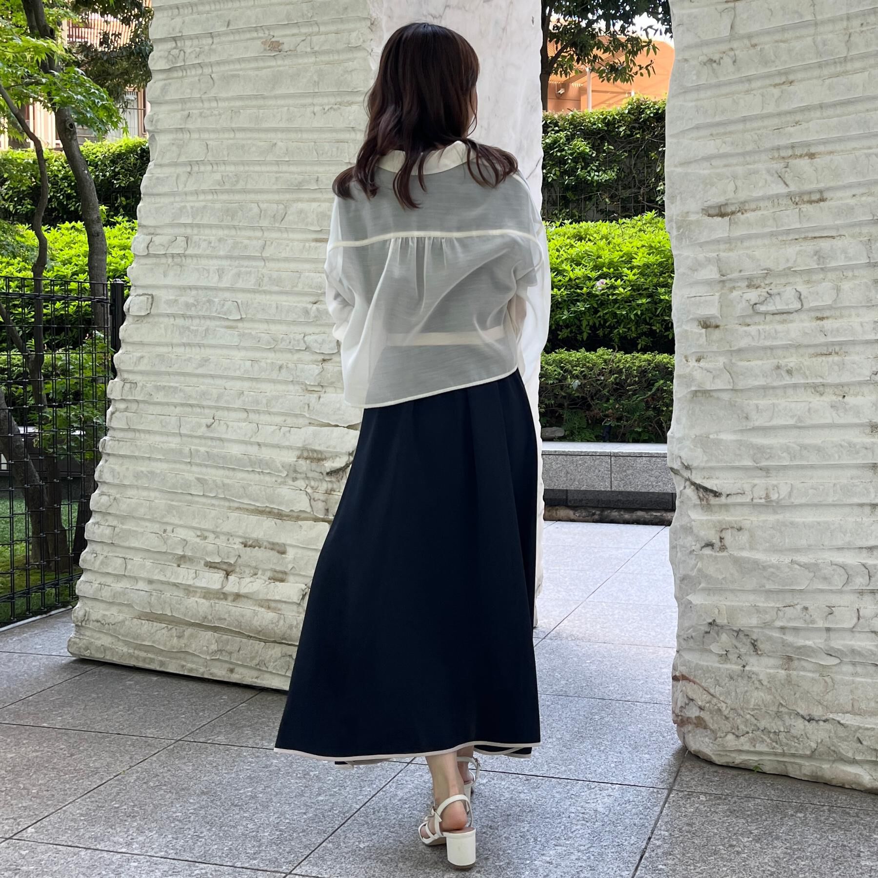 Couture broach「【洗える・オシャレな透け感】パール調ボタンシアーシャツ」|シャツ・ブラウス|