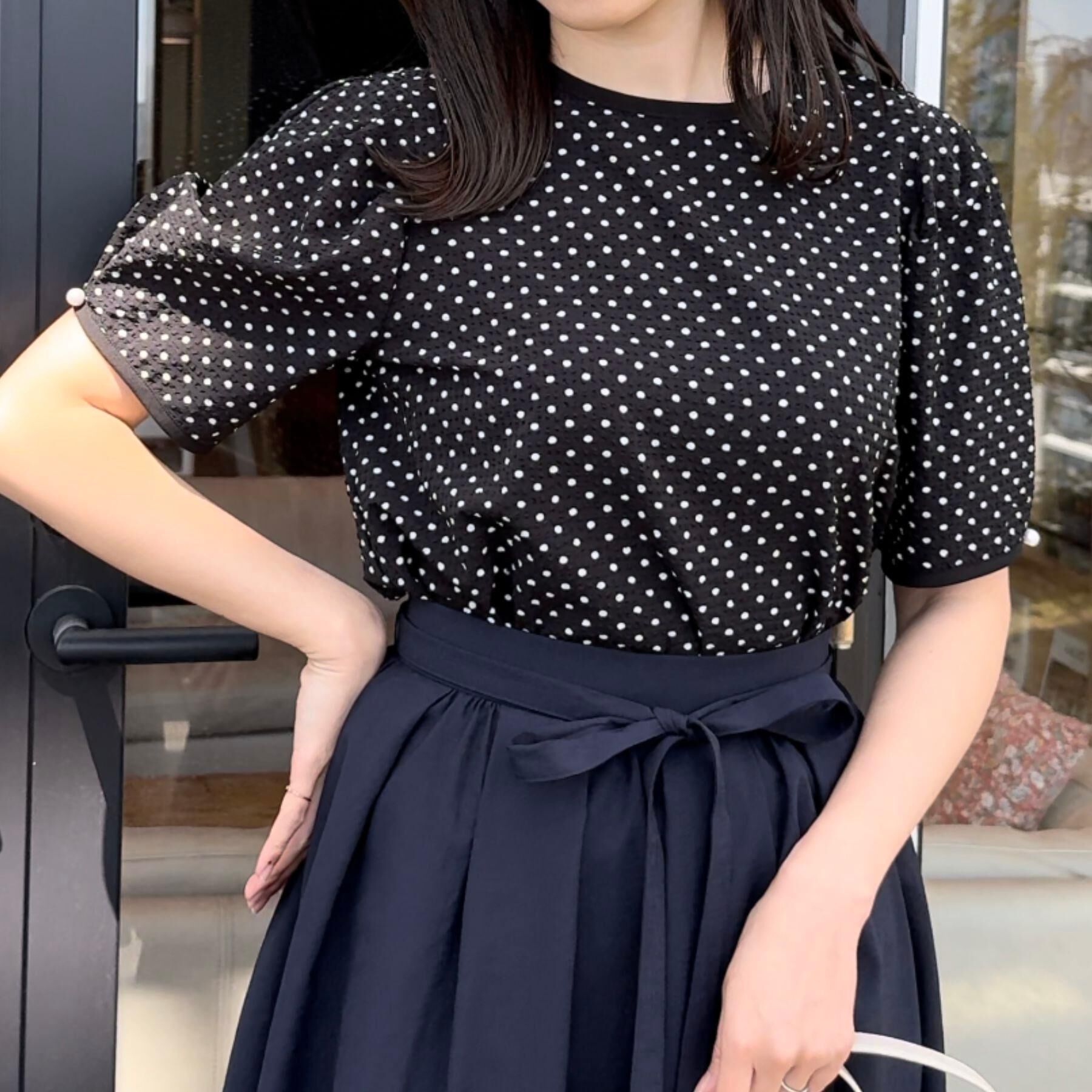 Couture broach「【フェミニン・二の腕カバー・通勤】サッカードットデザインブラウス」|シャツ・ブラウス|