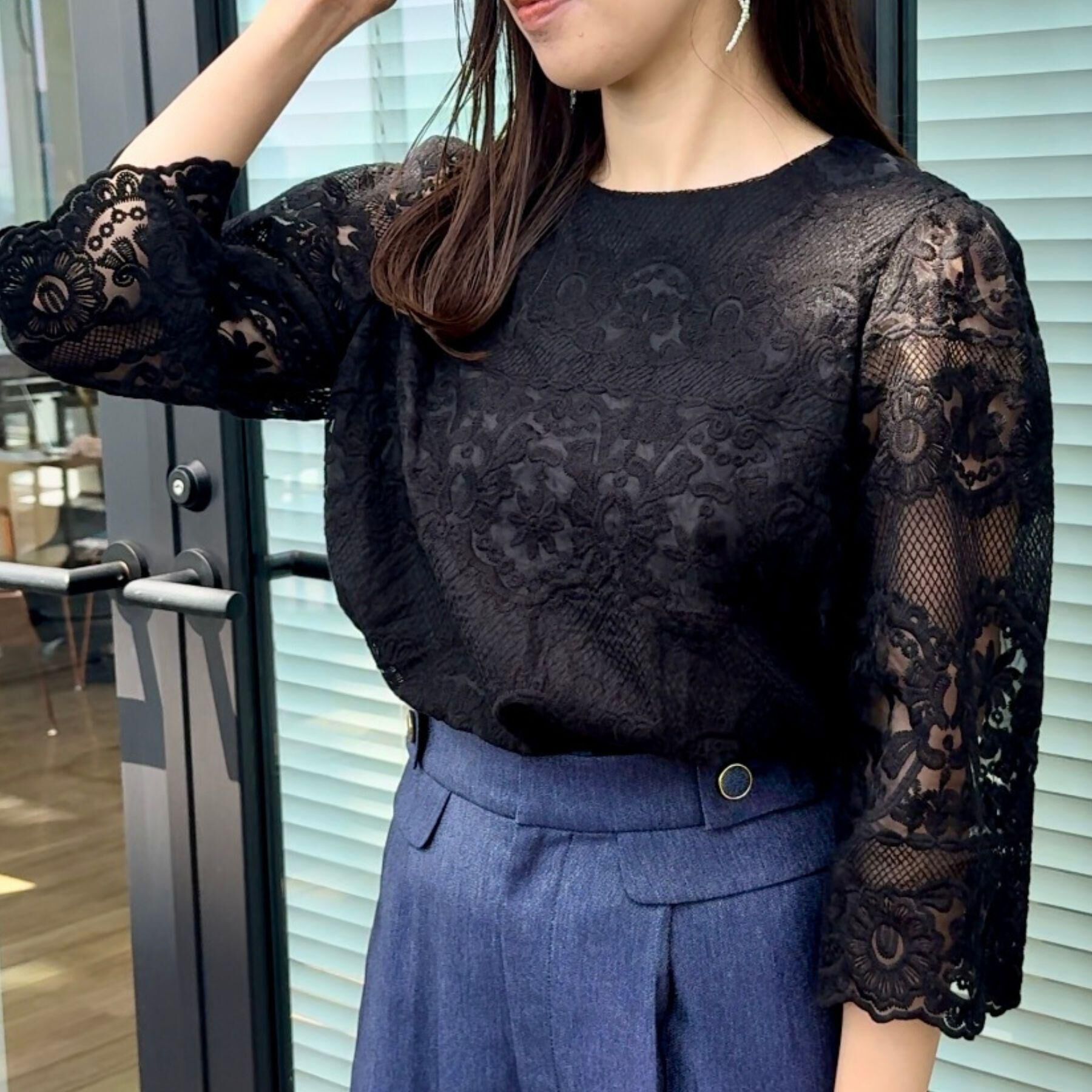 Couture broach「【一枚で着映える・高見え】刺繍レースフレアー袖ブラウス」|シャツ・ブラウス|