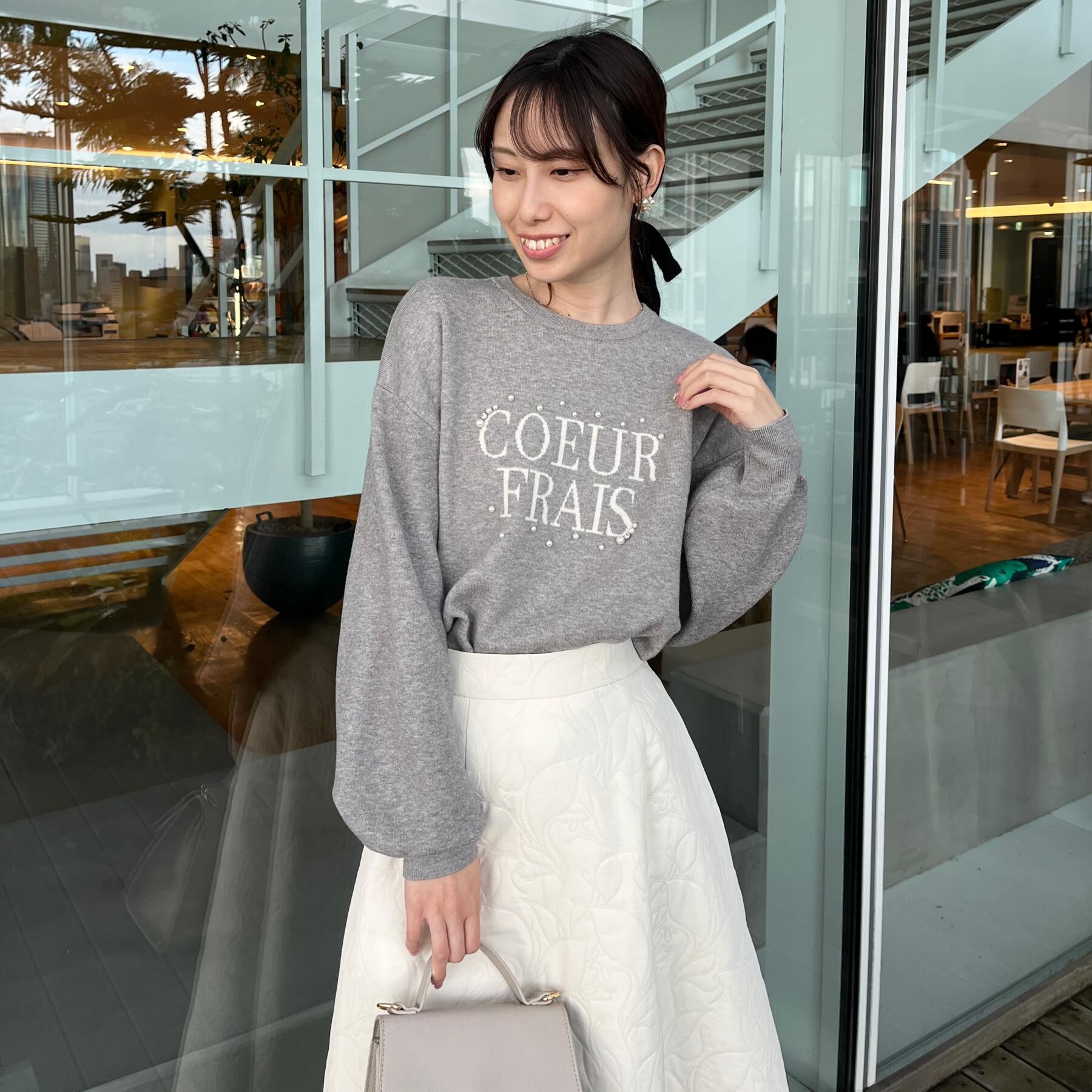 Couture broach「【パール調・ビジューデザイン】華やかロゴニット」|ニット・セーター|