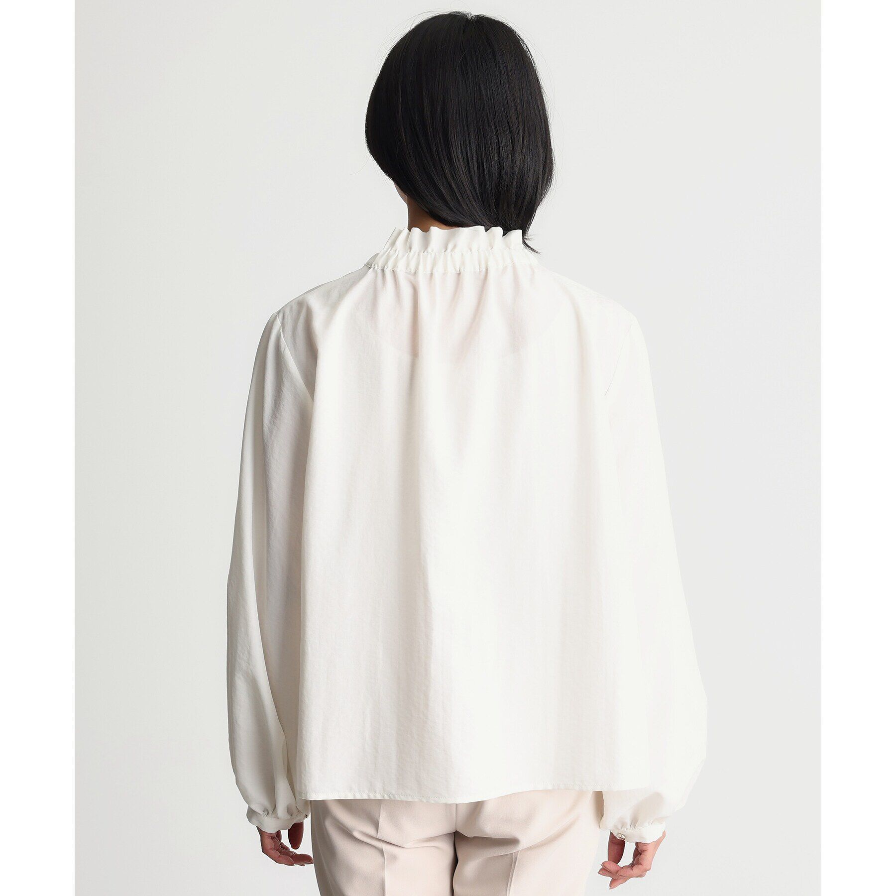 THE SHOP TK「【ONOFF活躍/セレモニー/通勤】ギャザーリボンタイブラウス/洗える」|シャツ・ブラウス|