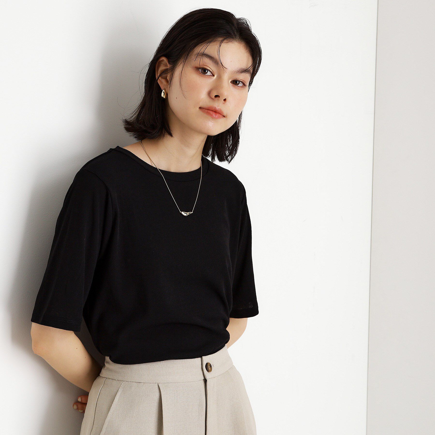 THE SHOP TK「5分袖シアーTシャツ【二の腕カバー/洗濯機OK】」|Tシャツ・カットソー|ブラック(019)