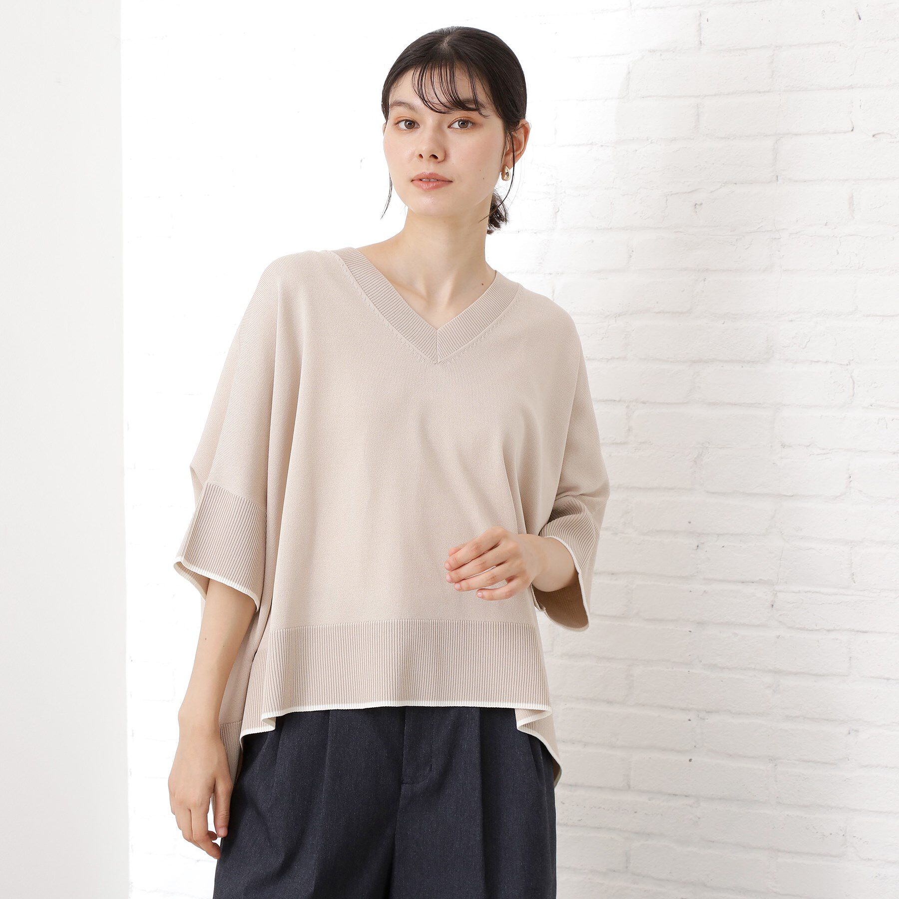 THE SHOP TK「Vネックドルマンニット【毛玉になりにくい/洗濯機OK】」|ニット・セーター|グレージュ(050)