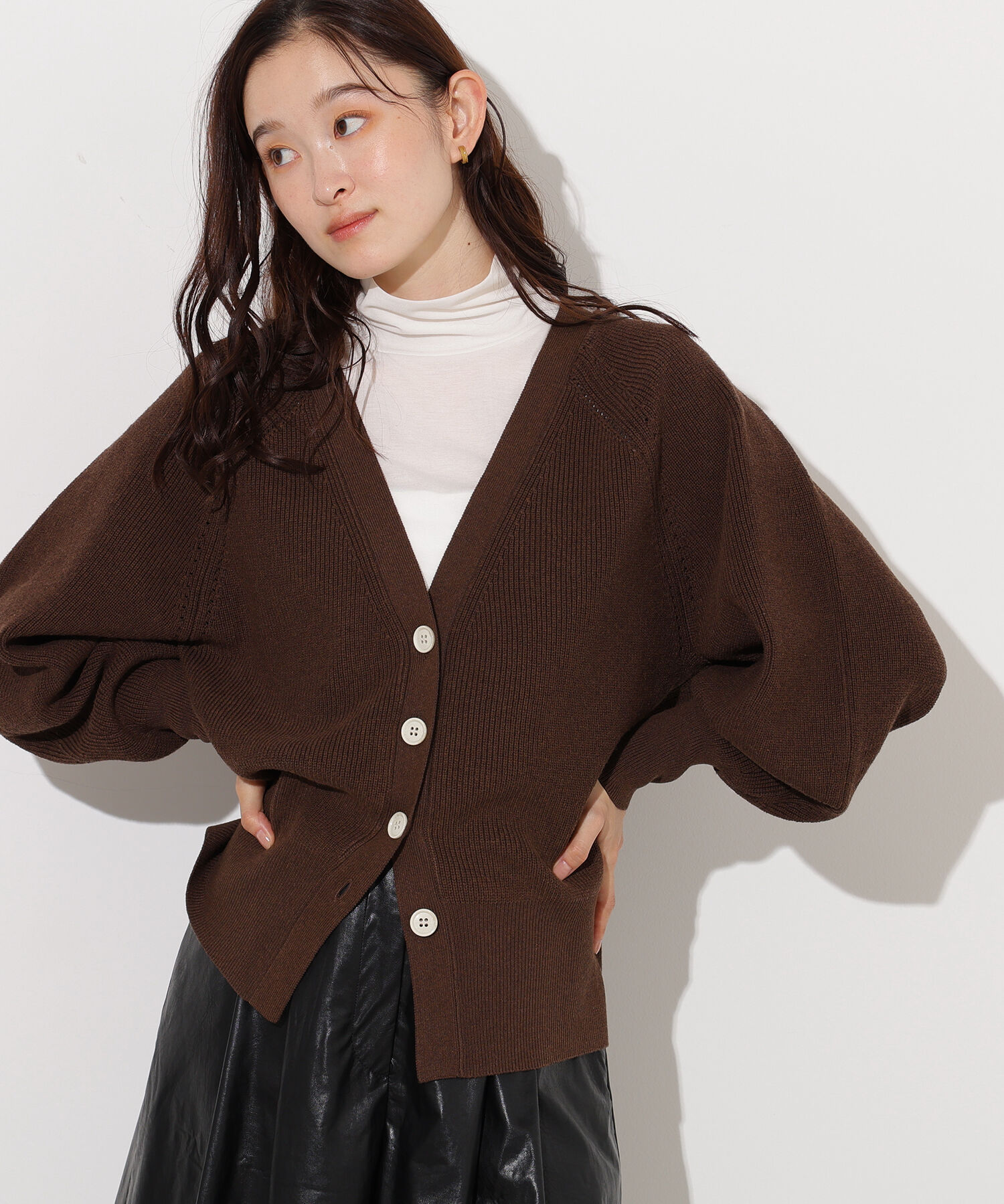  「Vネックフォルムカーディガン」|ニット・セーター|