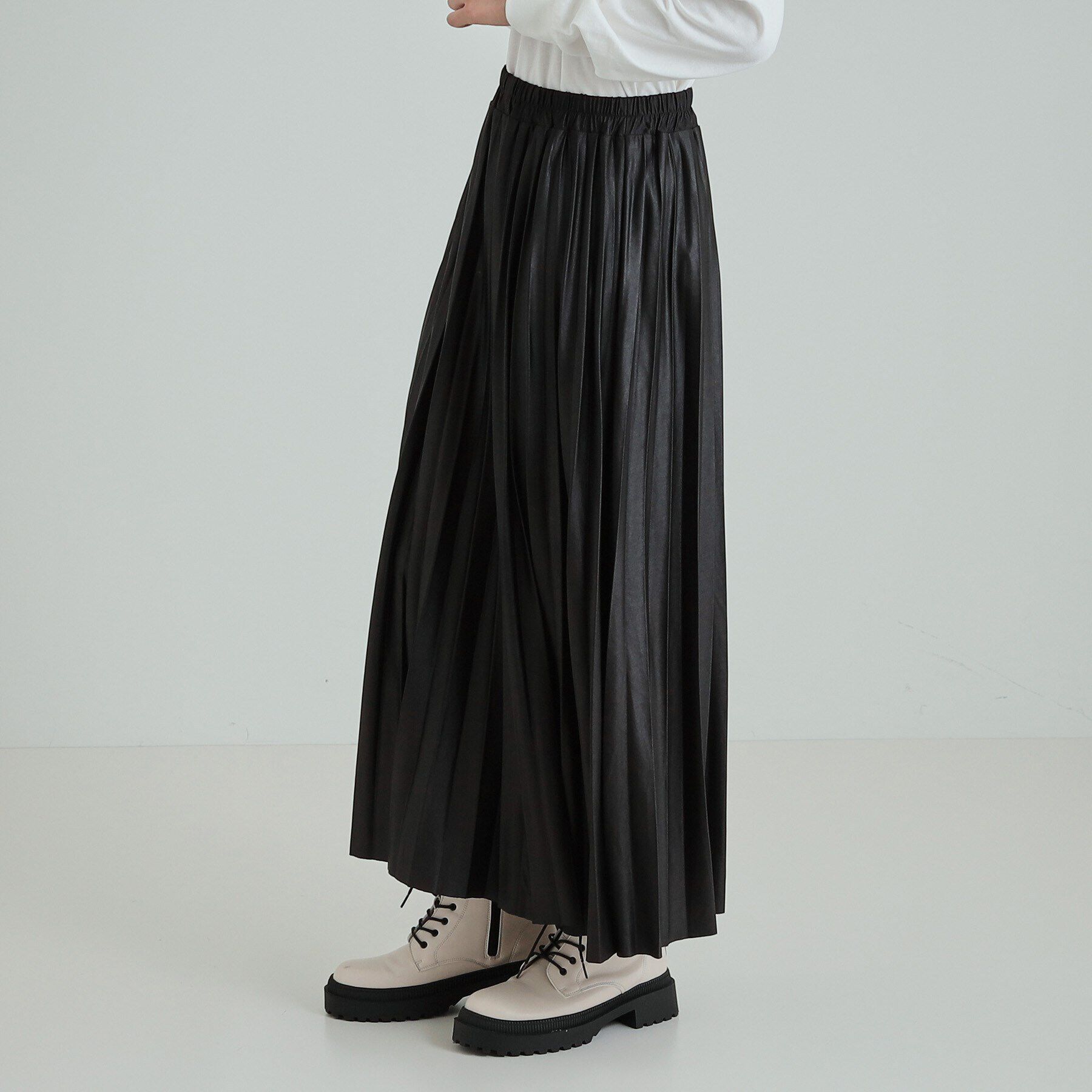 SHOO･LA･RUE「微光沢で華やか レザー調プリーツスカート」|スカート|