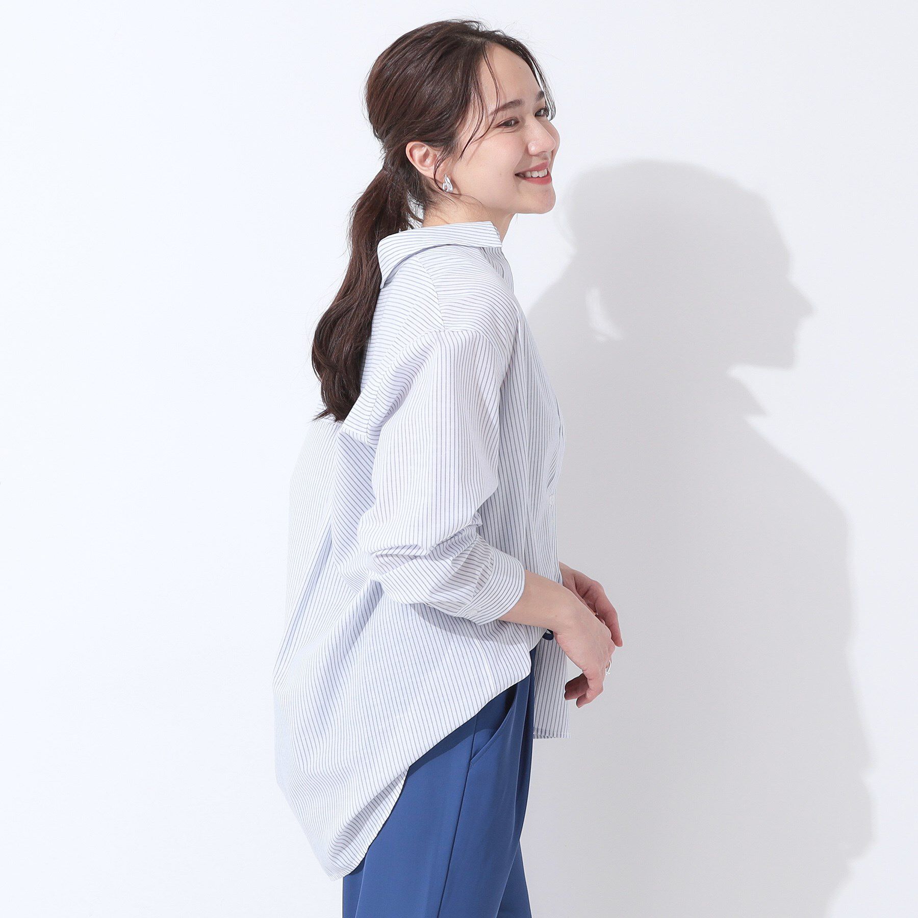 SHOO･LA･RUE「【洗える/S-LL/UV/吸水速乾】洗濯後しわになりにくいリネンブレンドシャツ」|シャツ・ブラウス|