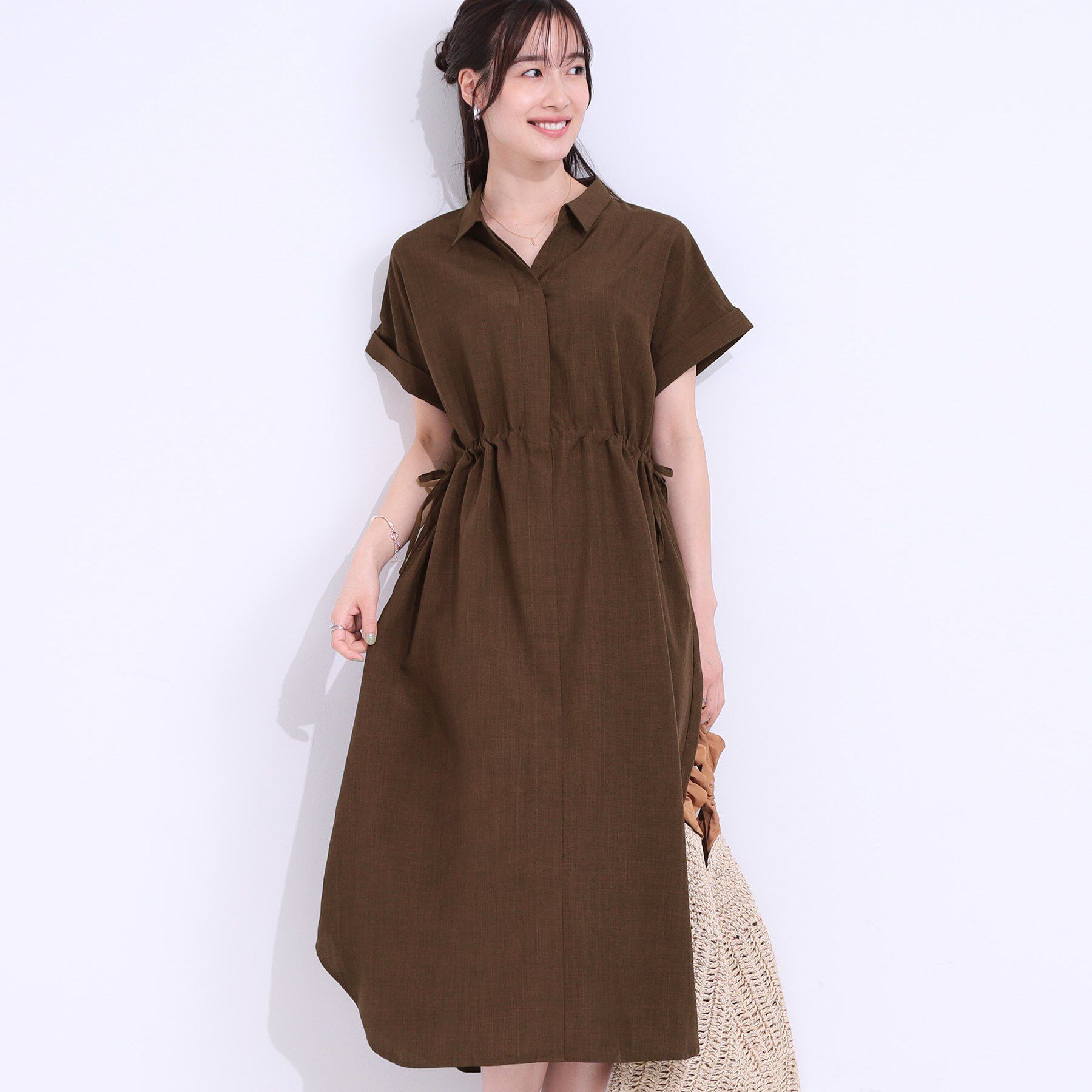 SHOO･LA･RUE「【S-LL】お顔周りすっきり 麻調スキッパーシャツワンピース」|ワンピース|ブラウン(043)