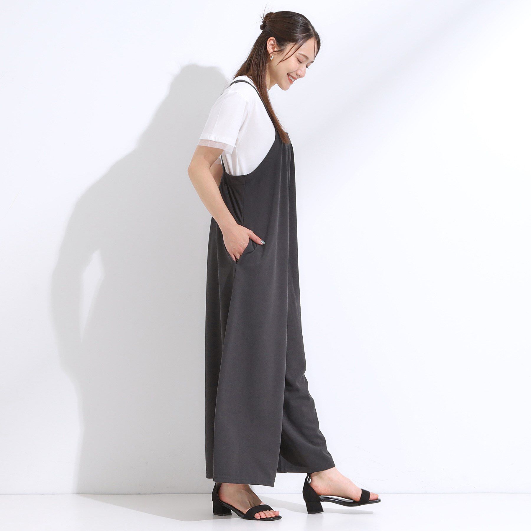 SHOO･LA･RUE「【洗える/S-LL】裏がサラサラ やわらか ギャザーサロペット」|オールインワン|