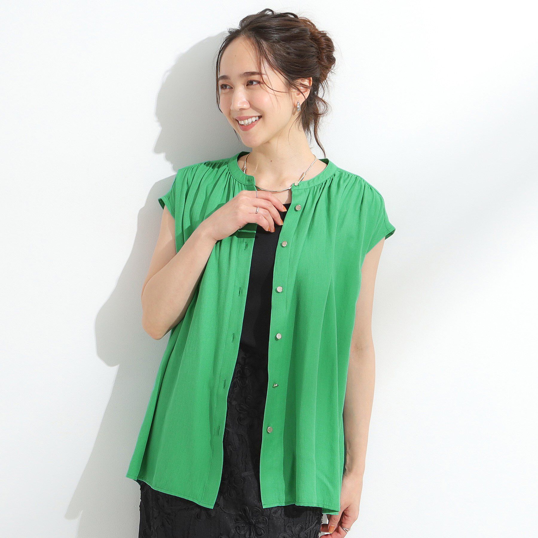 SHOO･LA･RUE「【S-LL/洗濯後しわになりにくい】上品にきれい見え スラブギャザーブラウス」|シャツ・ブラウス|