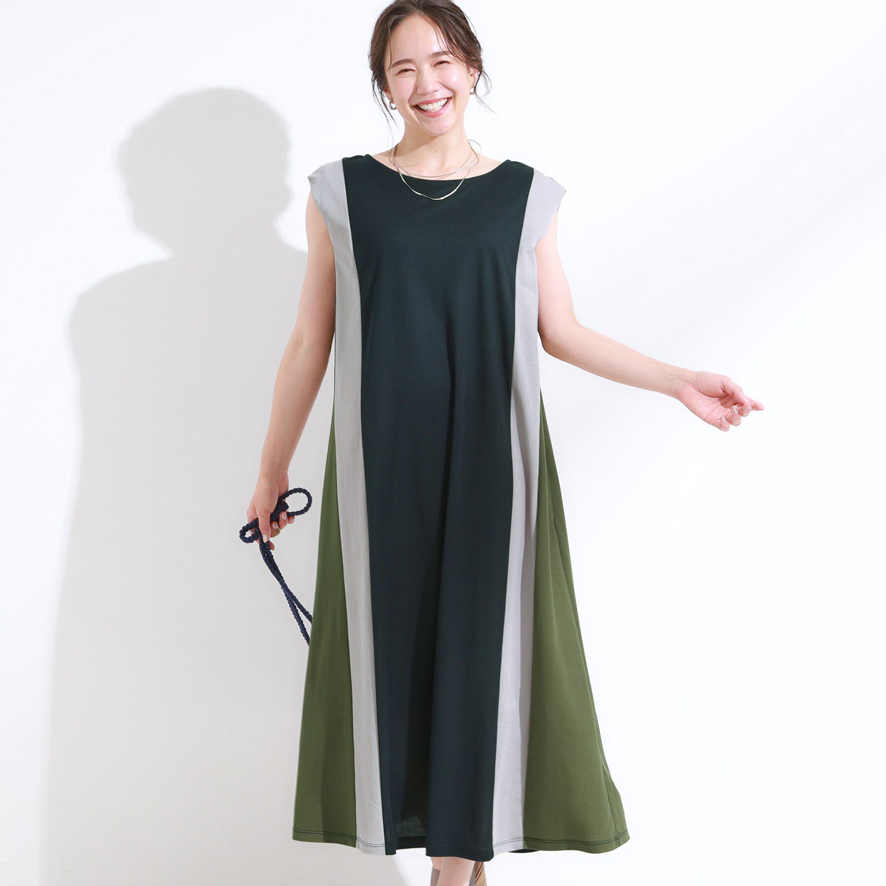 SHOO･LA･RUE「【S-LL/ひんやり】全身すっきり見えが楽に叶う サイド切替 バイカラーAラインワンピース」|ワンピース|ネイビー(594)