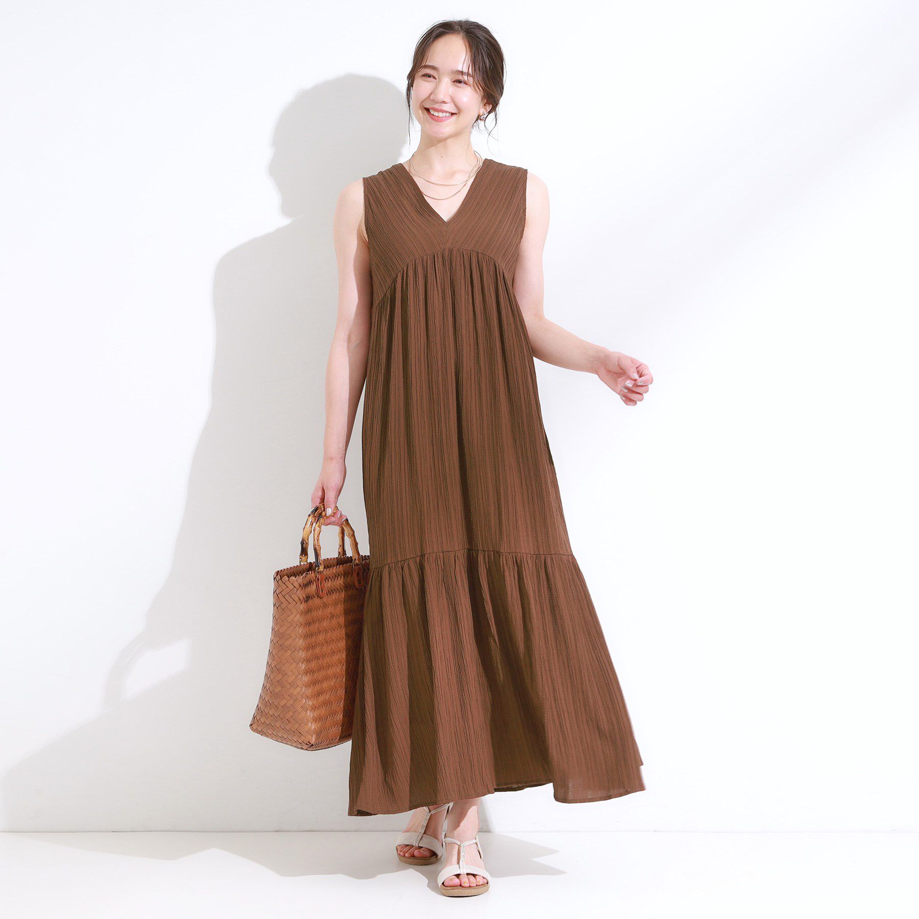 SHOO･LA･RUE「【S-LL】後ろ姿も抜かりなく 1枚でサマ見え ティアードワンピース」|ワンピース|