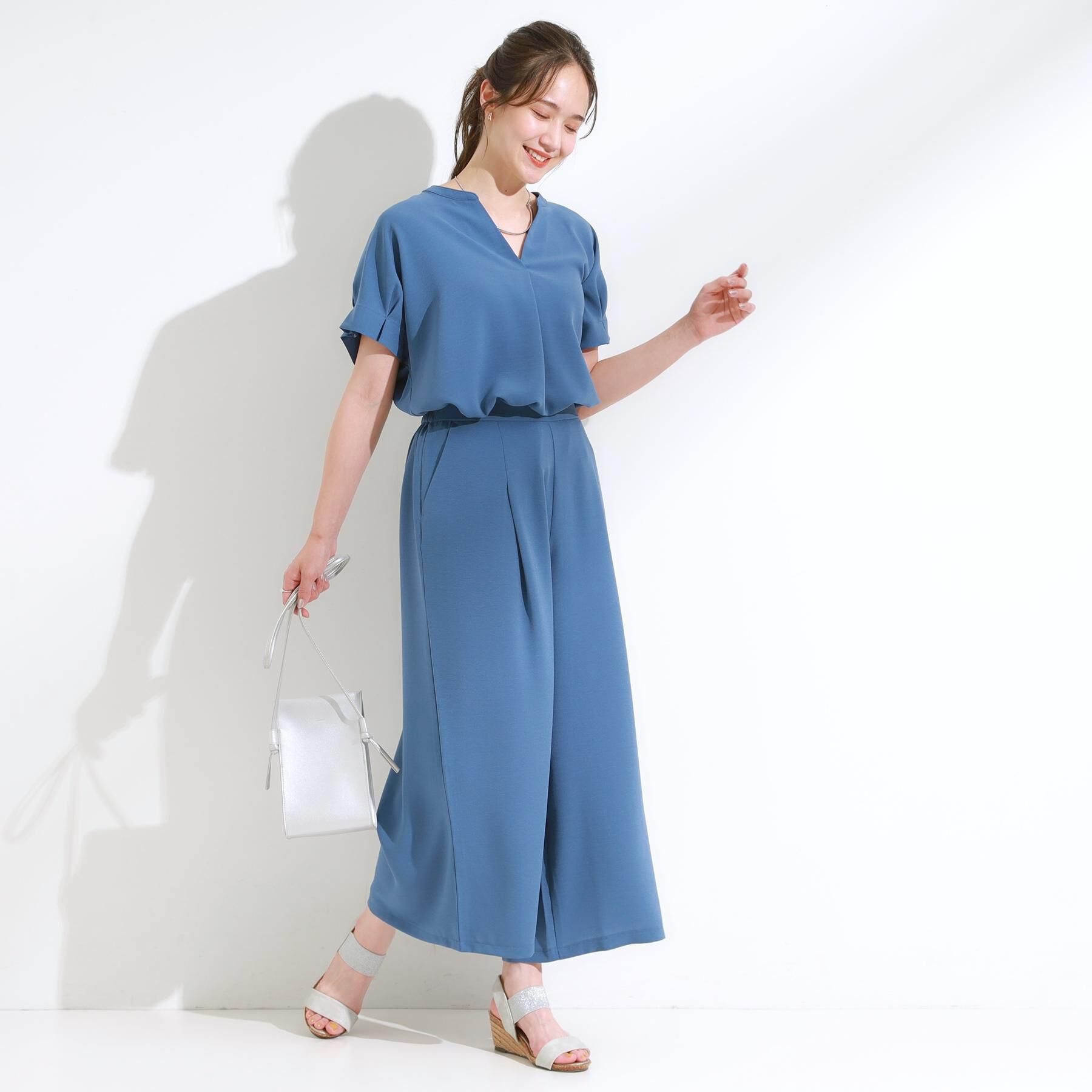 SHOO･LA･RUE「【S-LL/セットアップ可/ひんやり】きちんと見えで上品 お袖タック スキッパーブラウス」|シャツ・ブラウス|