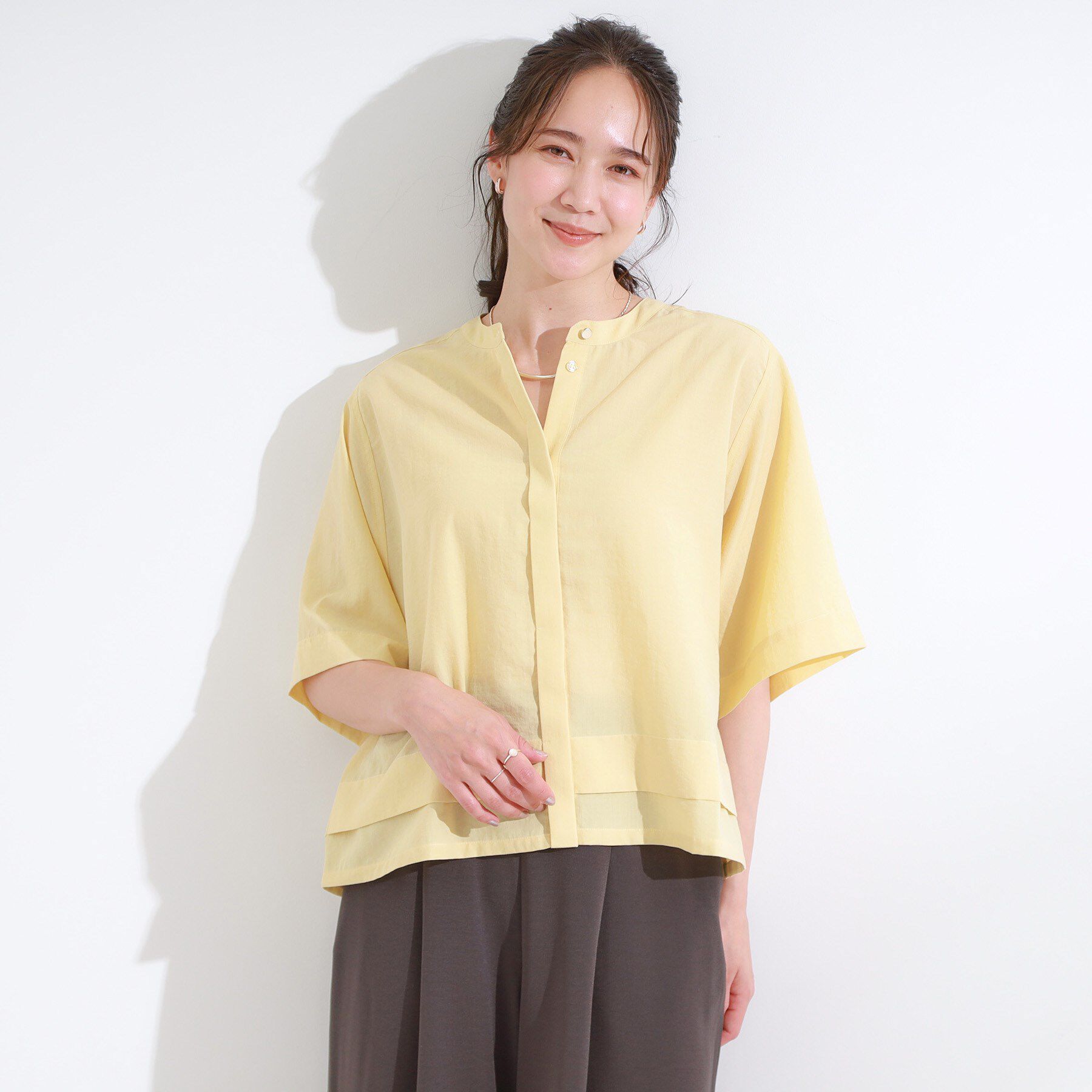 SHOO･LA･RUE「【洗濯後しわになりにくい/UV/吸水速乾】大人きれいな バンドカラーシャツ」|シャツ・ブラウス|