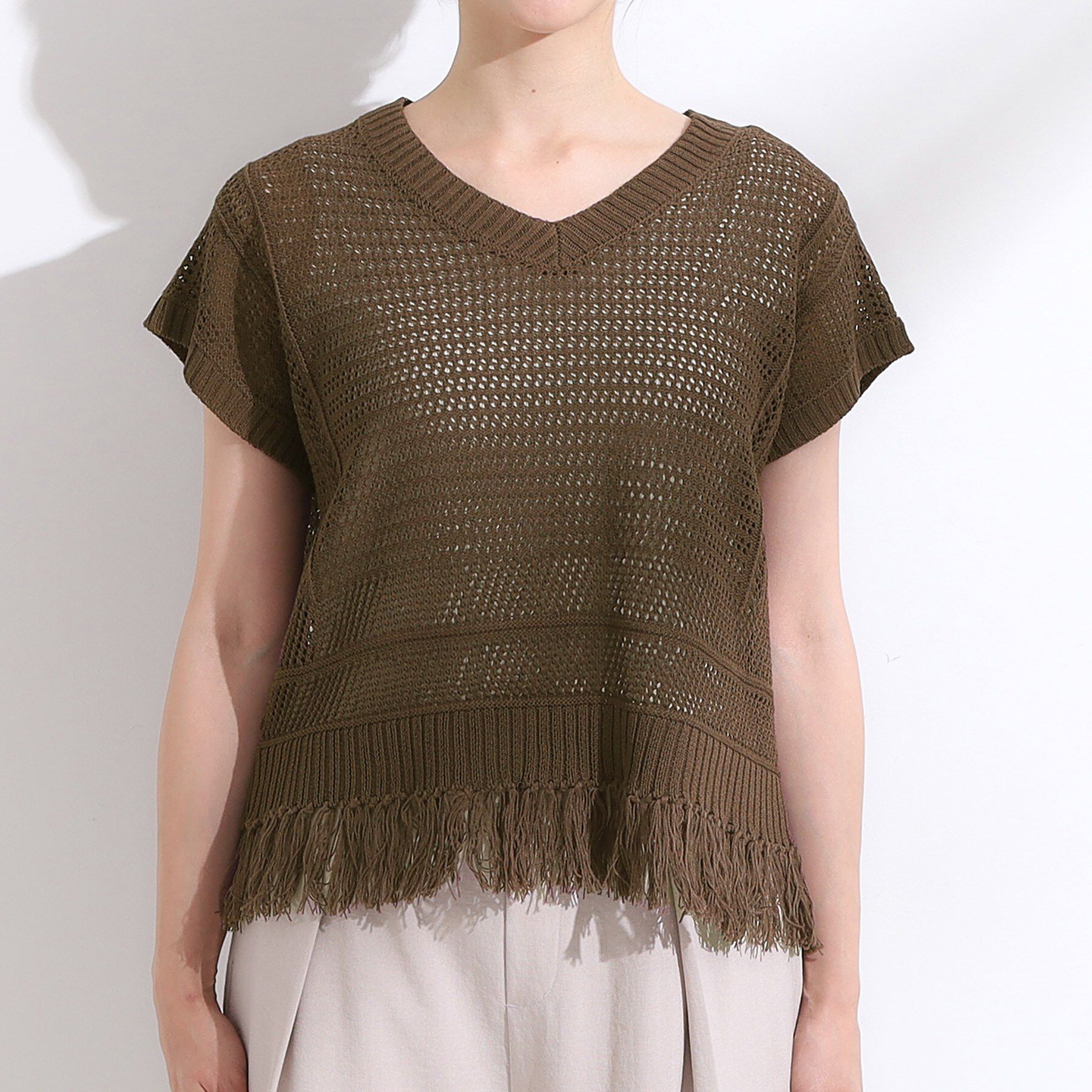 SHOO･LA･RUE「【S-LL】裾フリンジマクラメVネックニット」|ニット・セーター|