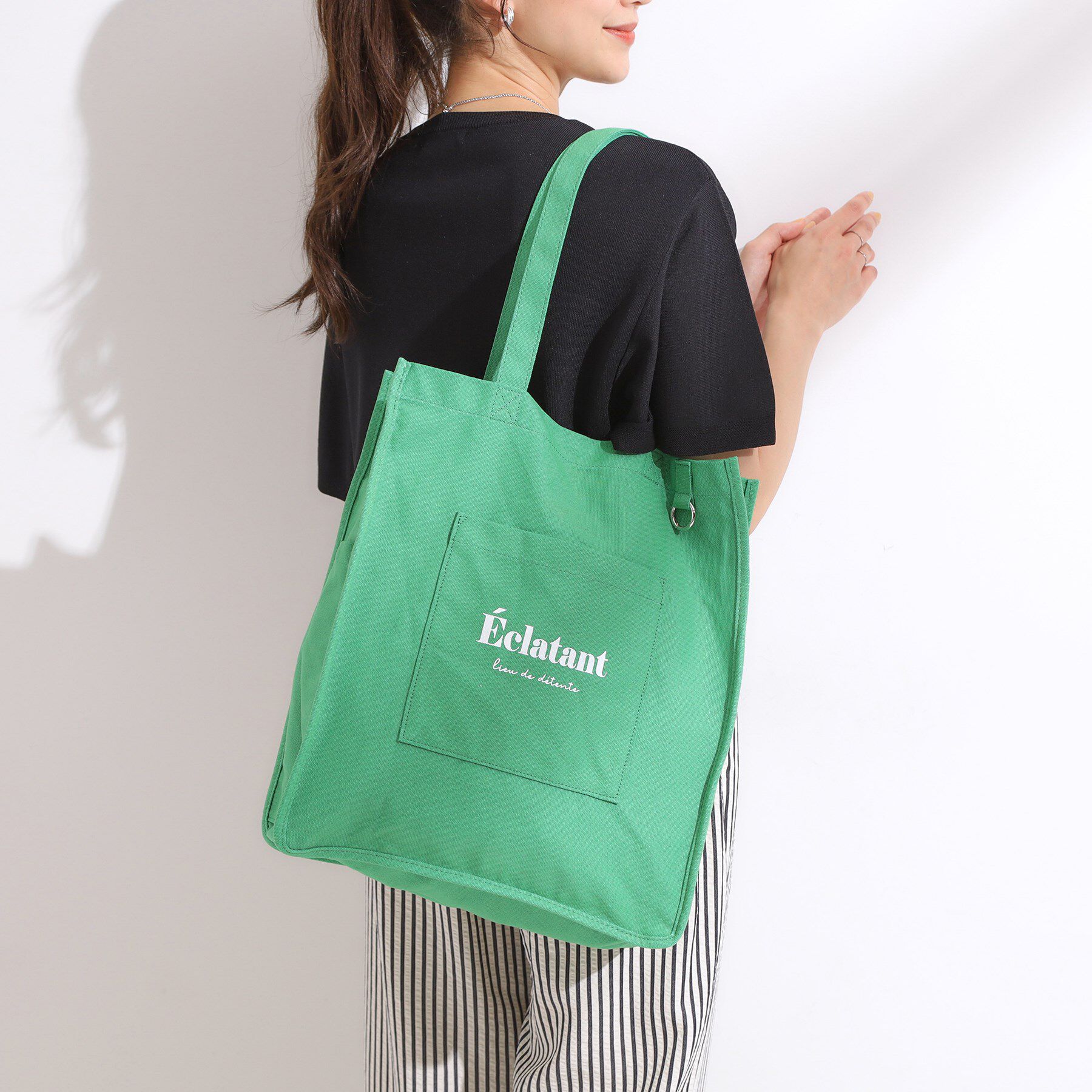 SHOO･LA･RUE「【ラッキーカラー/推し活にも】うちわも入るキャンバストートバッグ」|トートバッグ|