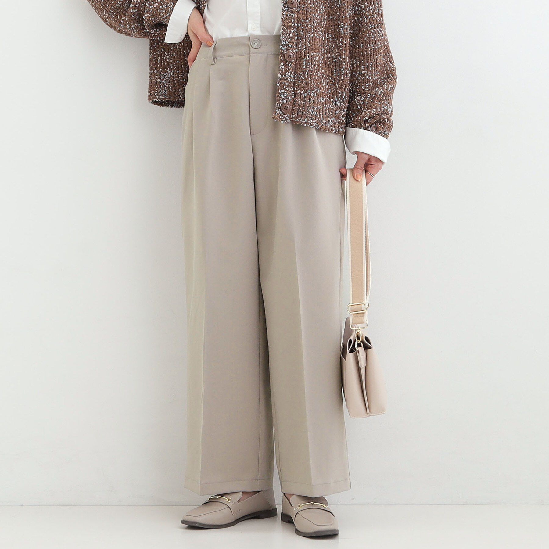 SHOO･LA･RUE「【洗濯機可/S-LL】すっきり上品きれい見え タックワイドパンツ」|その他|ベージュ(052)