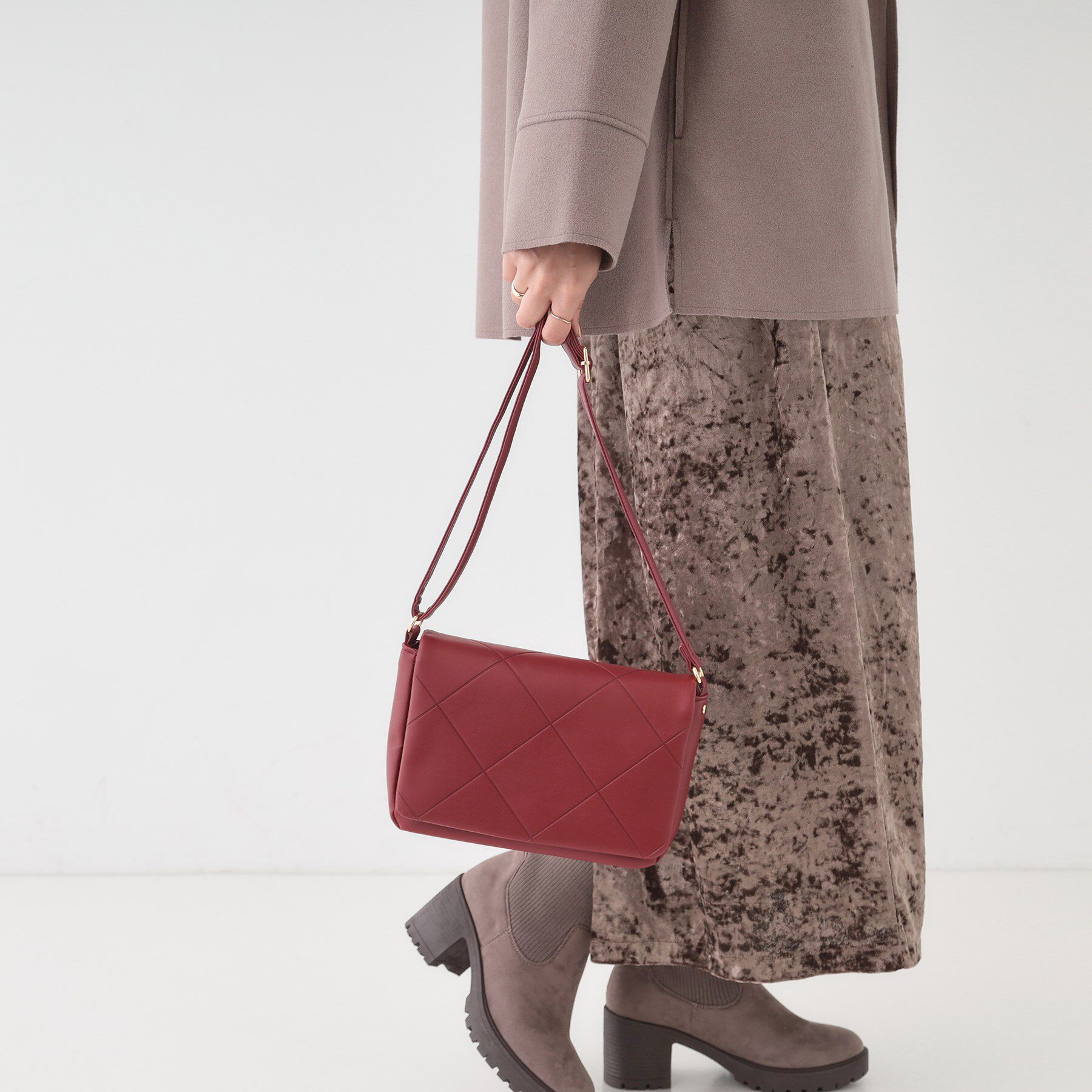 SHOO･LA･RUE「バイアスチェック型押しショルダー」|ショルダー・メッセンジャー|