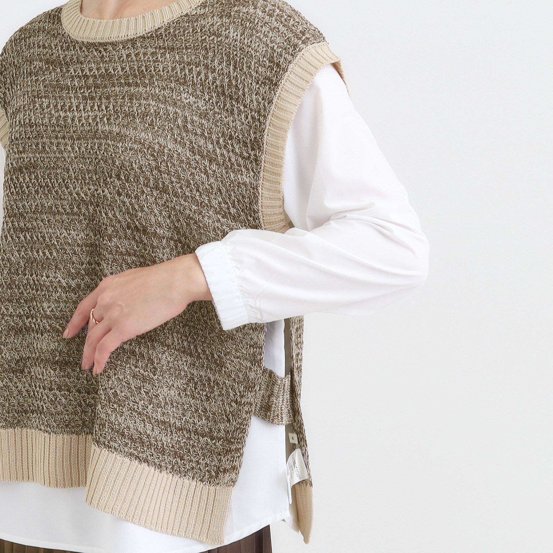 SHOO･LA･RUE「【2点セット/S-LL】着回しいろいろ 編み柄ベスト&times;ブラウス」|ニット・セーター|