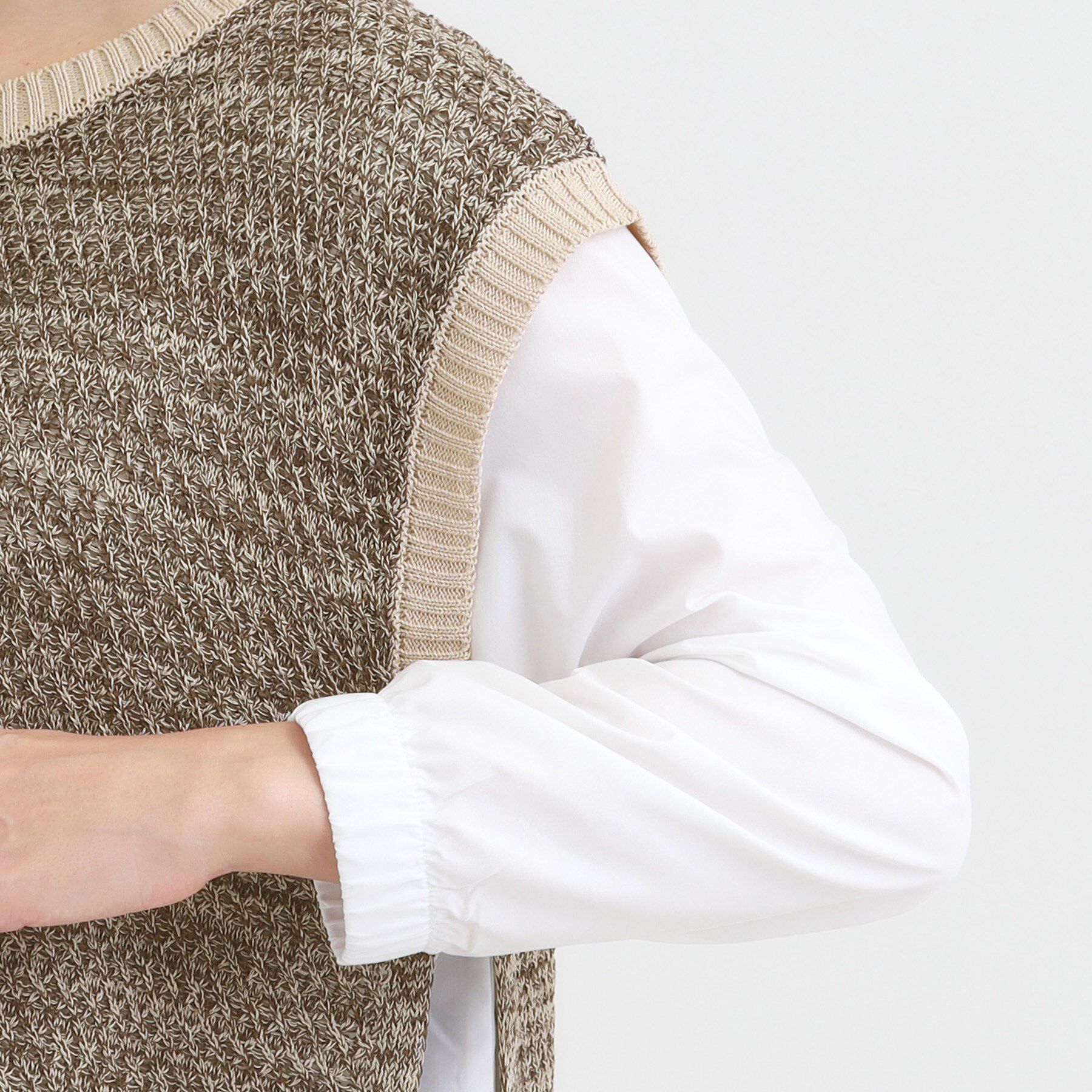 SHOO･LA･RUE「【2点セット/S-LL】着回しいろいろ 編み柄ベスト&times;ブラウス」|ニット・セーター|