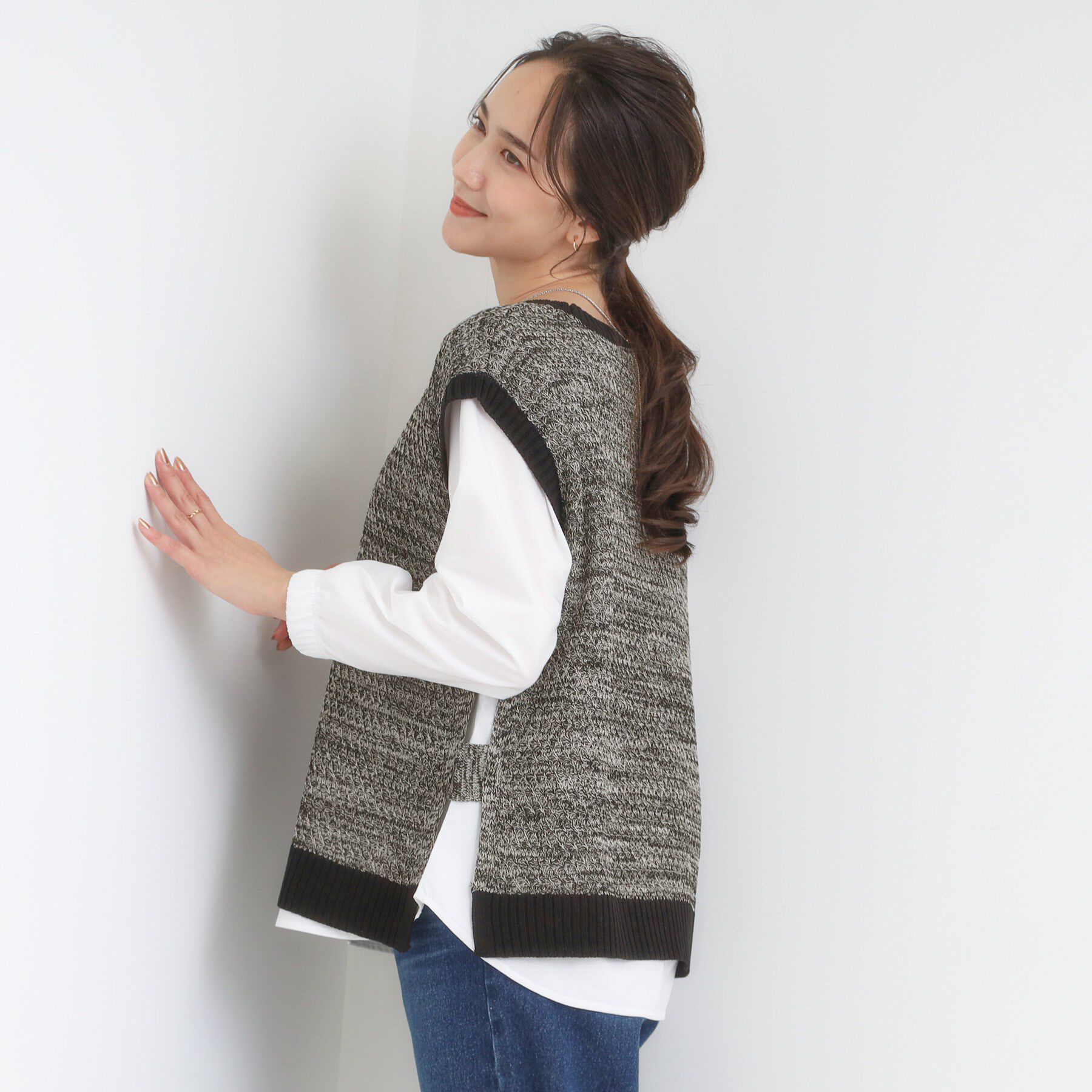 SHOO･LA･RUE「【2点セット/S-LL】着回しいろいろ 編み柄ベスト&times;ブラウス」|ニット・セーター|