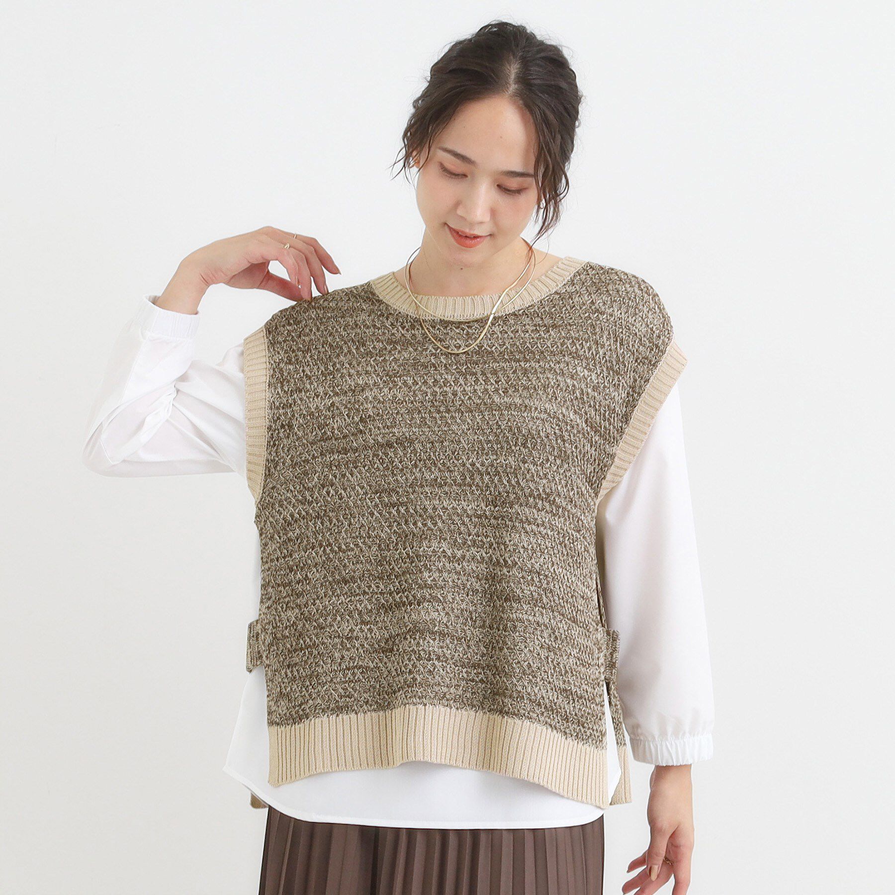 SHOO･LA･RUE「【2点セット/S-LL】着回しいろいろ 編み柄ベスト&times;ブラウス」|ニット・セーター|