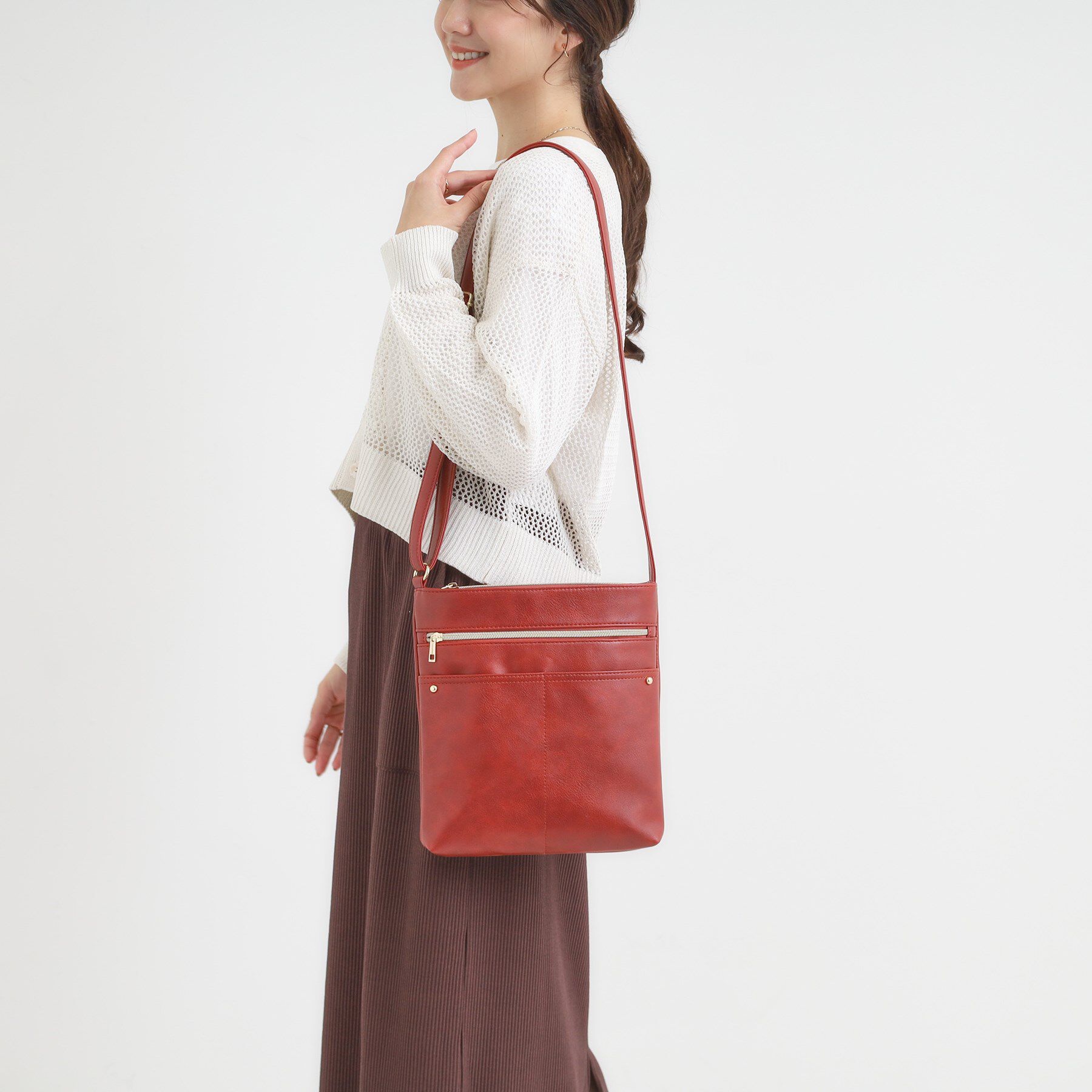 SHOO･LA･RUE「ボディフィットアオリショルダーバッグ」|ショルダー・メッセンジャー|