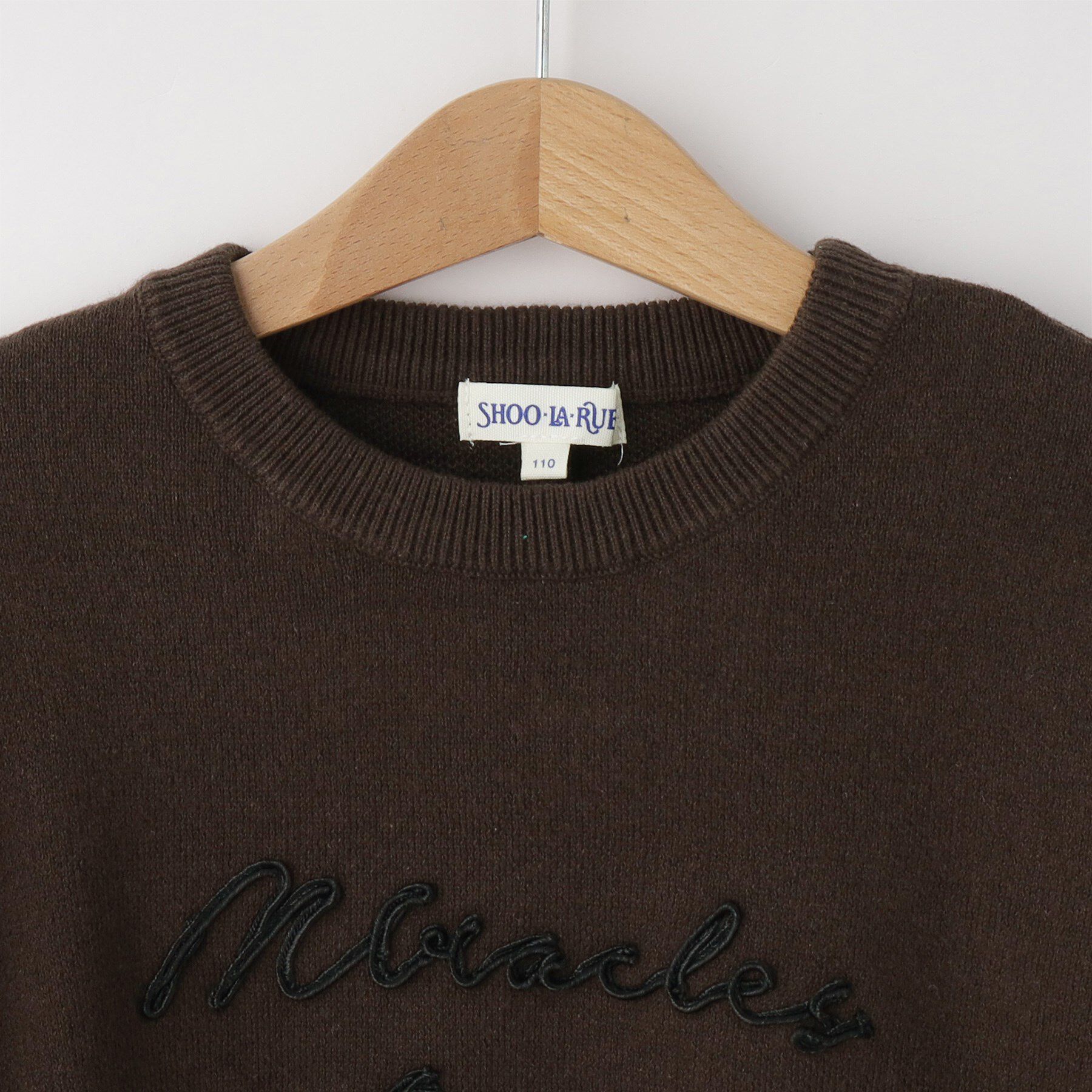 SHOO･LA･RUE「【100-150cm/リンク可/洗濯機可】ウェットライク刺繍ロゴニット」|ニット・セーター|